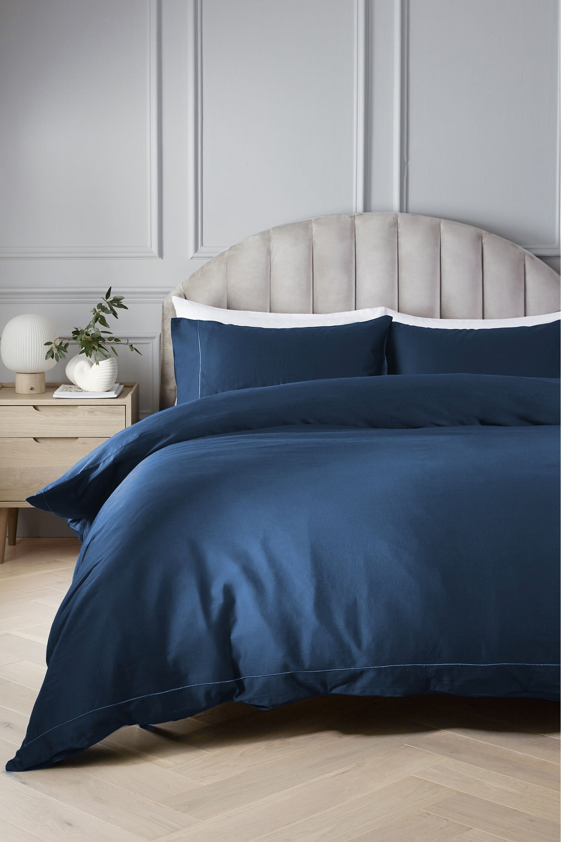 Navy Collection Luxe 300 Thread Count 100% Cotton Sateen Satin Stitch Duvet Cover And Pillowcase Set - Image 4 of 7