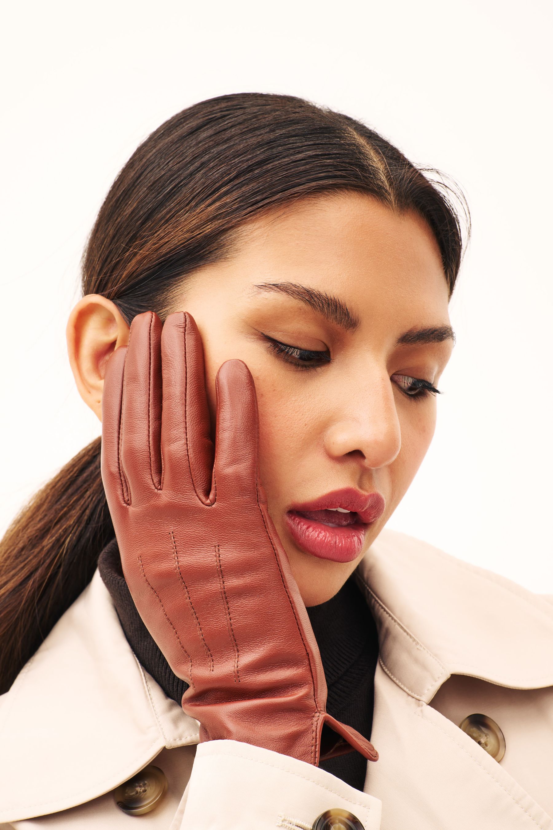Light tan leather outlet gloves
