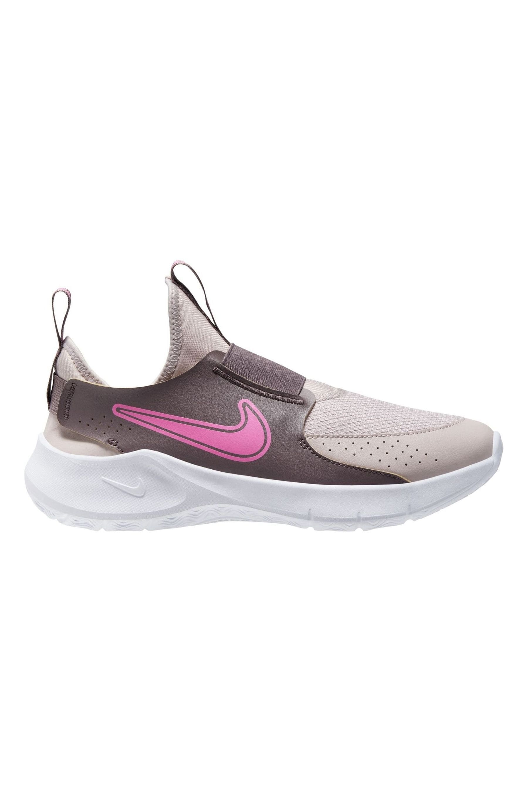 Nike go play day top
