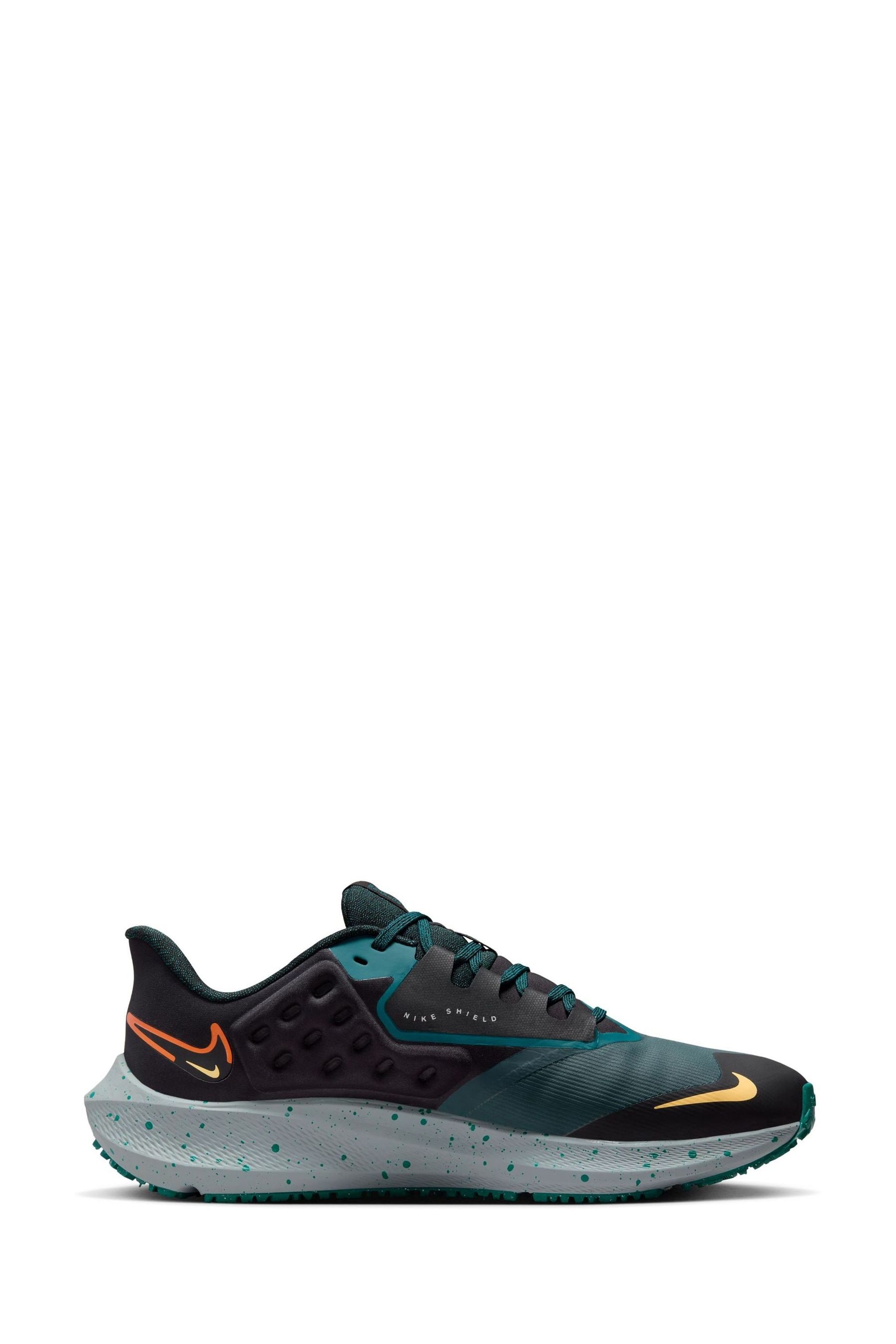 Buy Nike Green Winflo 9 Shield Weatherized Running Trainers from Next Luxembourg