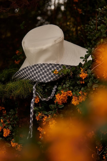 Barbour® White Womens White Kilburn Reversible Bucket Hat