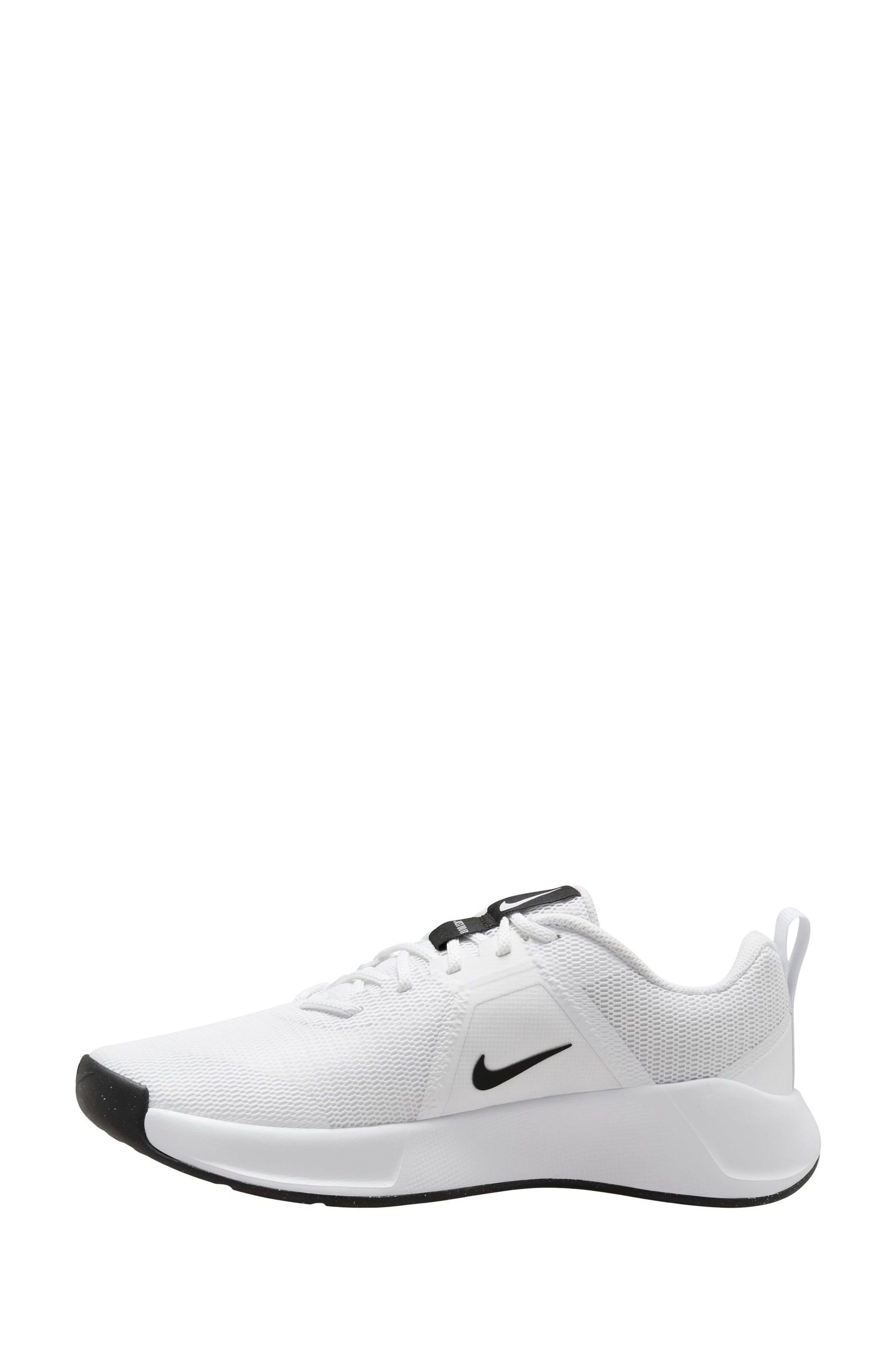Nike white gym trainers hotsell