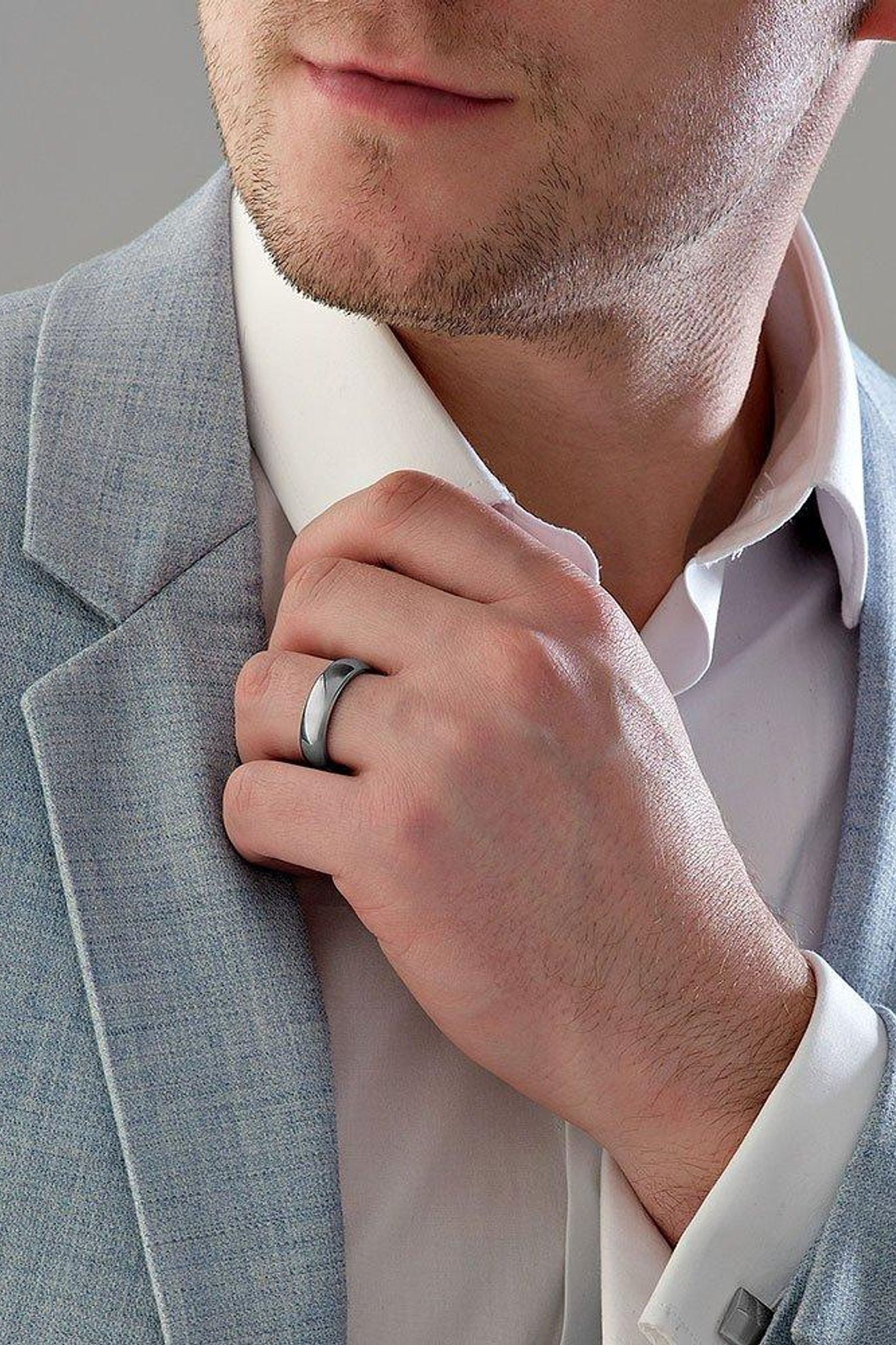 Beaverbrooks titanium ring top