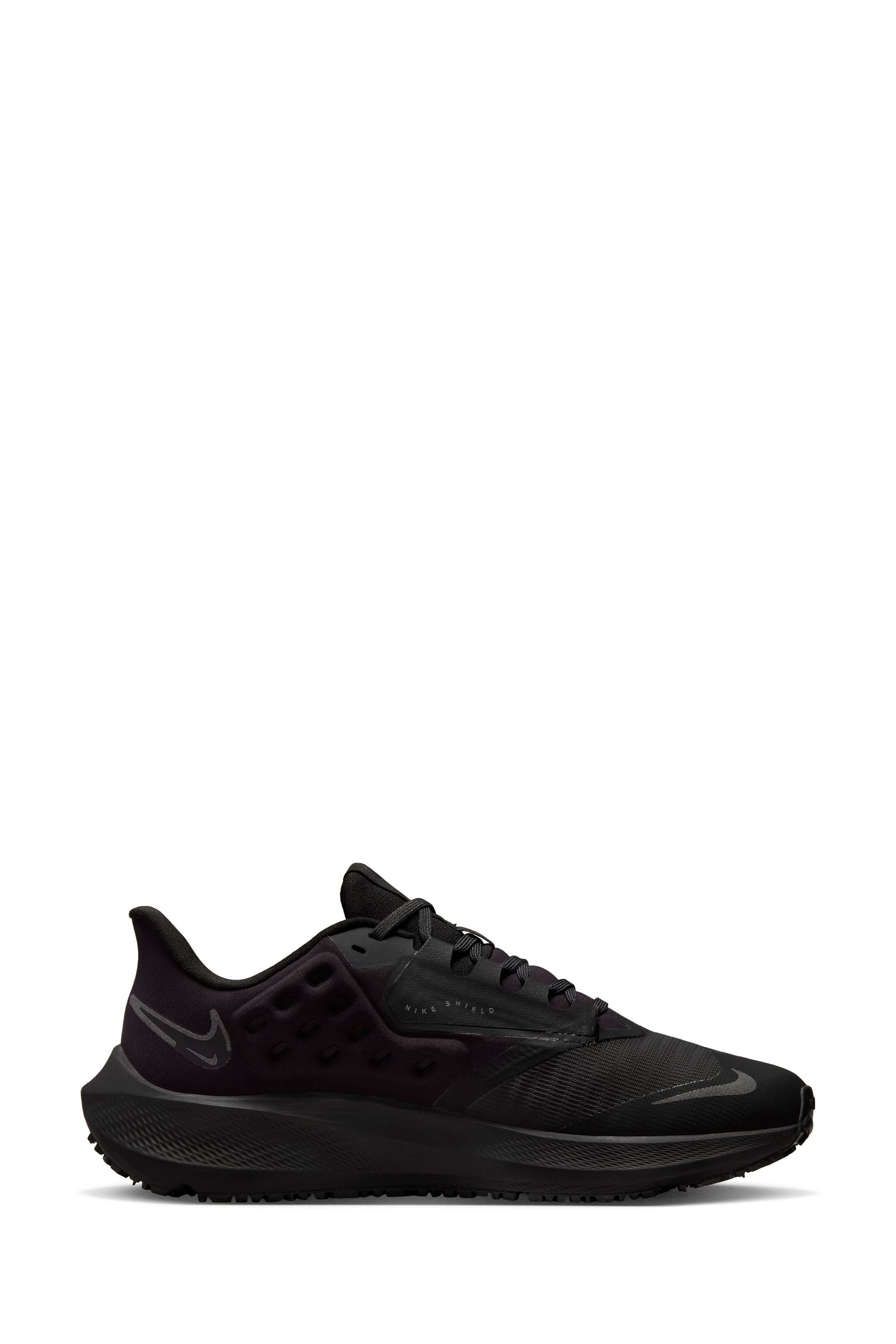 Nike shield trainers shop