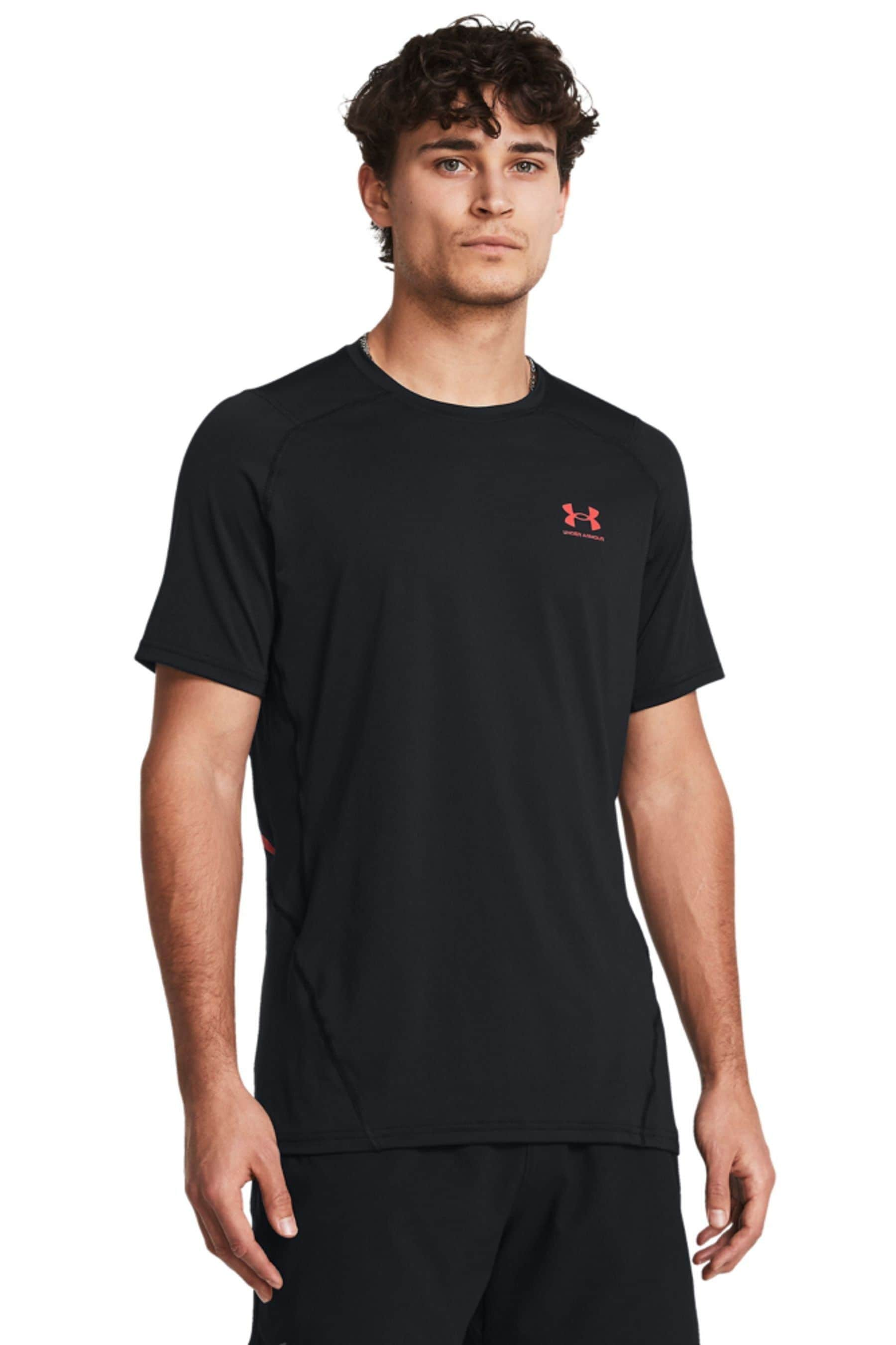 Red and black under deals armour shirt