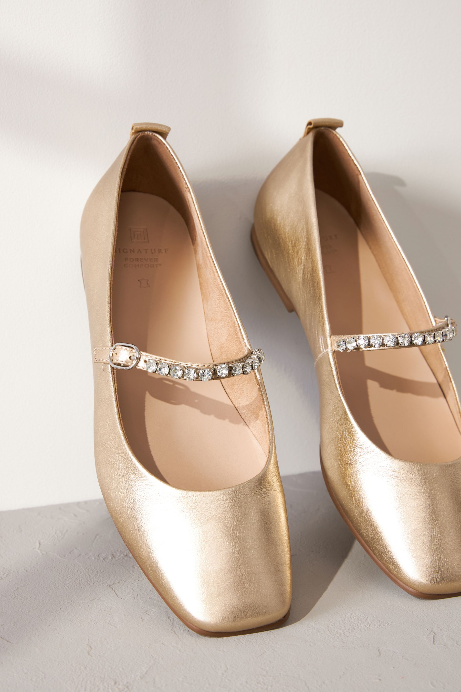 Jewel flat shoes deals