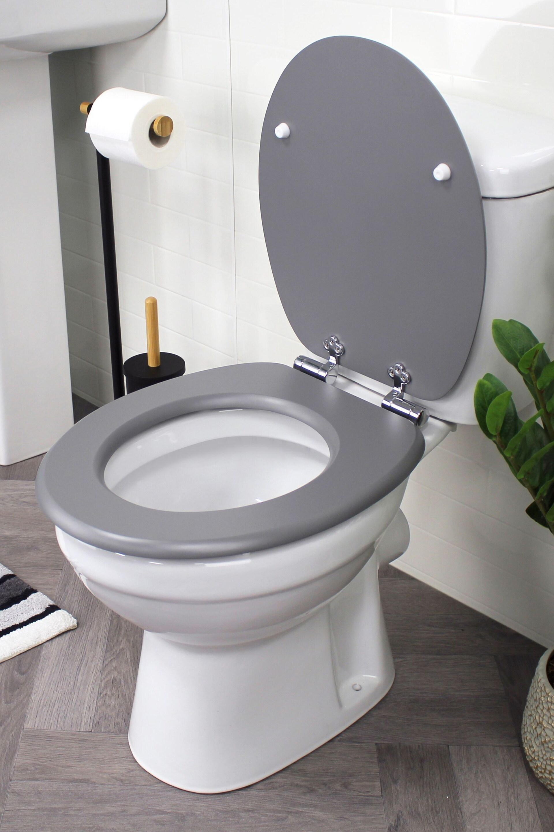 Showerdrape Grey Norfolk Soft Close Wooden Toilet Seat - Image 2 of 4