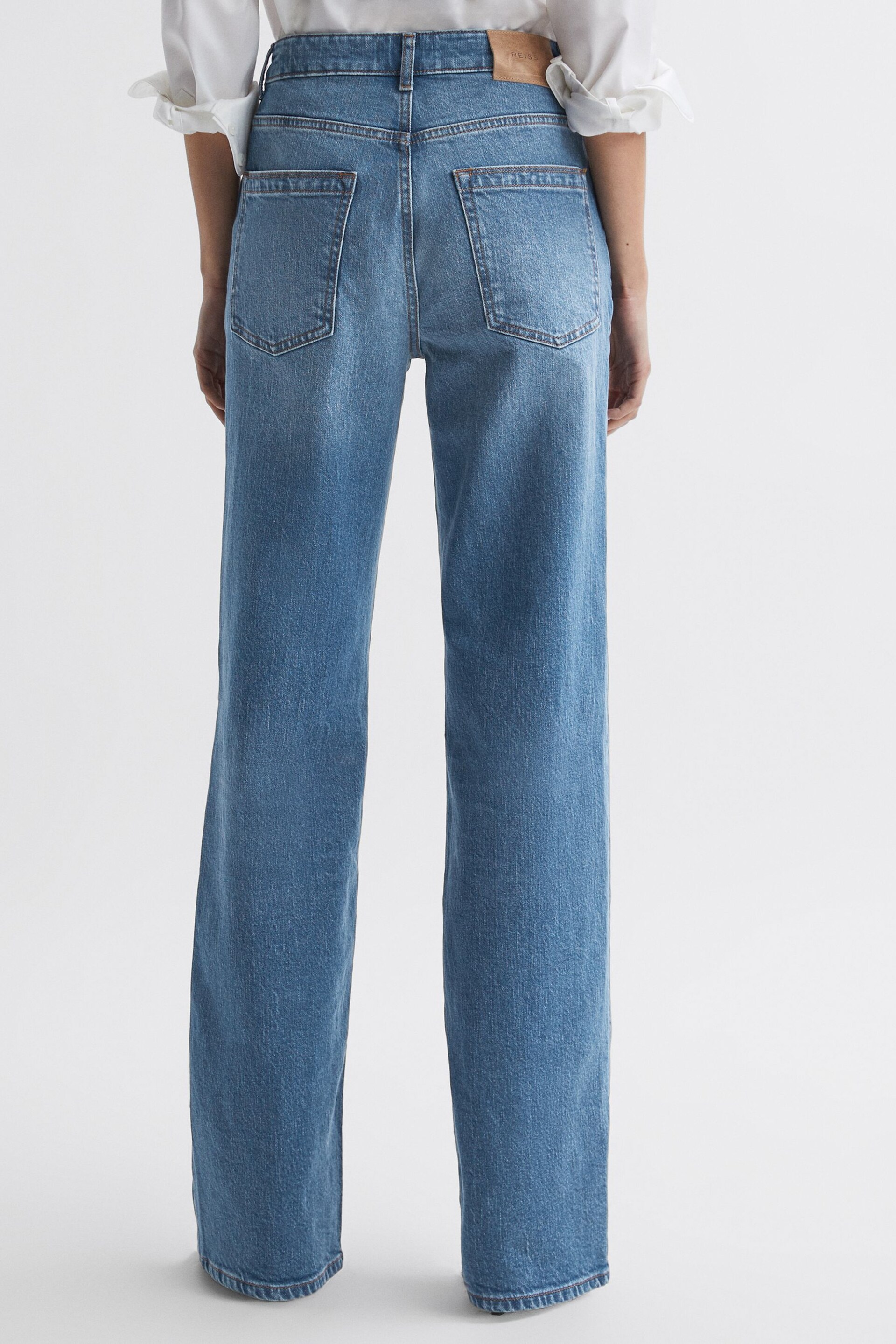 Reiss Mid Blue Marion Petite Mid Rise Wide Leg Jeans - Image 4 of 5