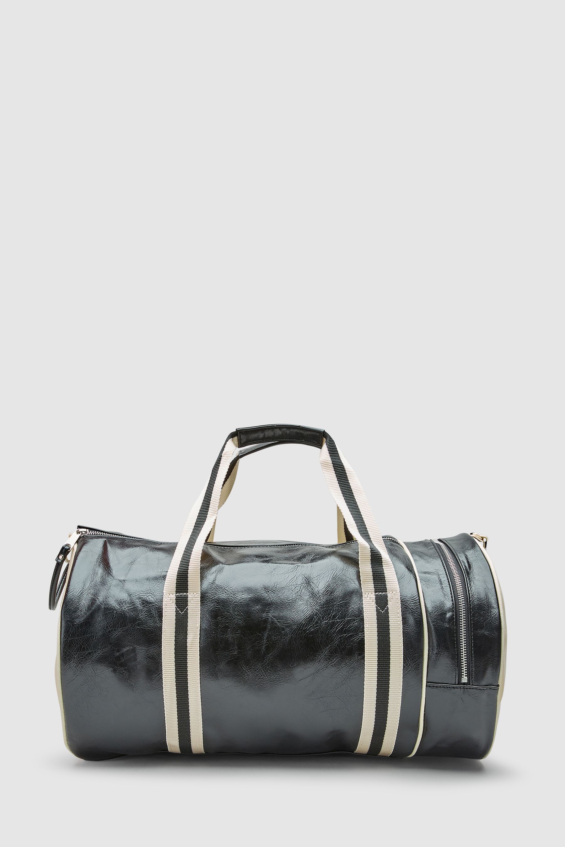 Fred perry barrel bag white top