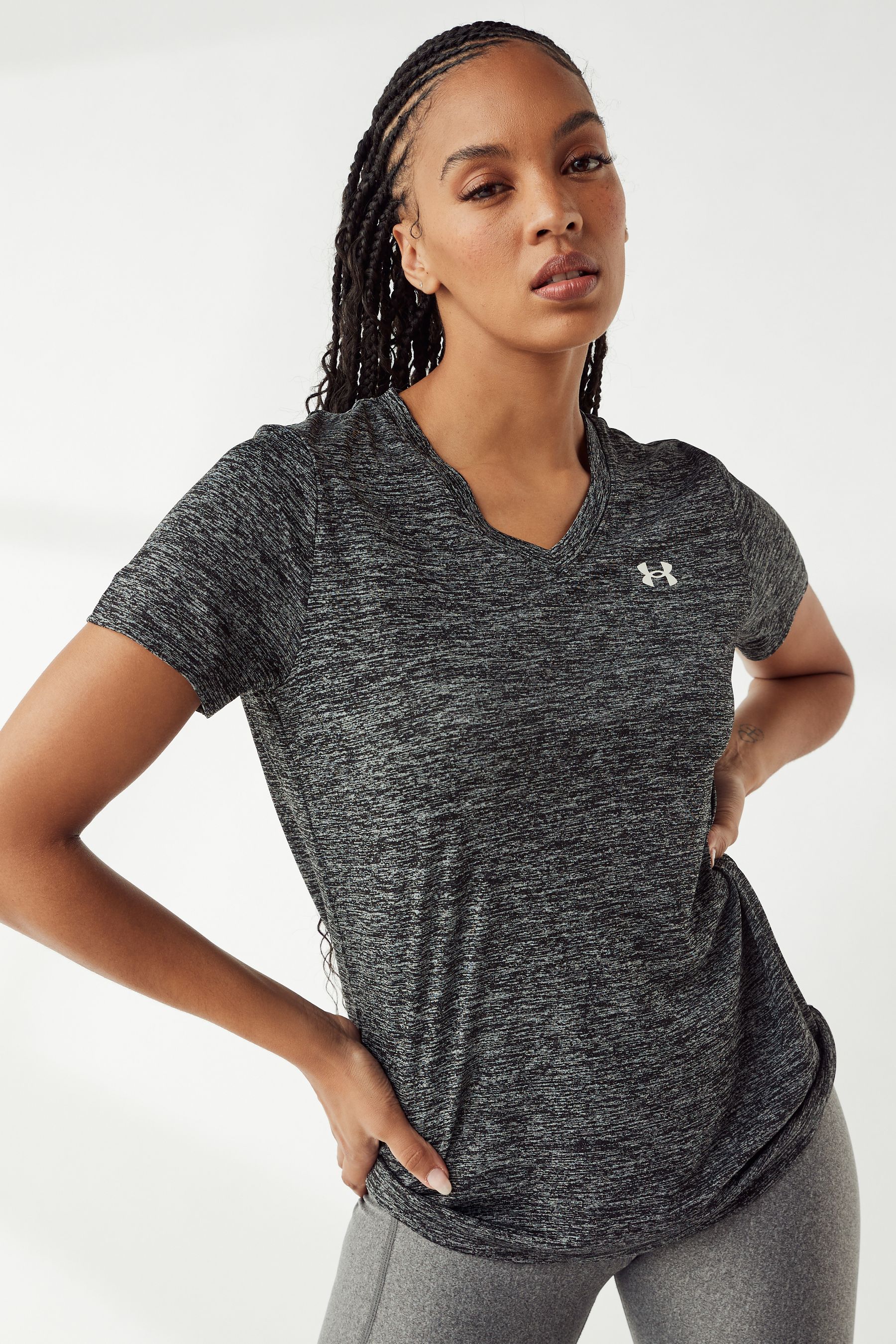 Ua outlet v neck