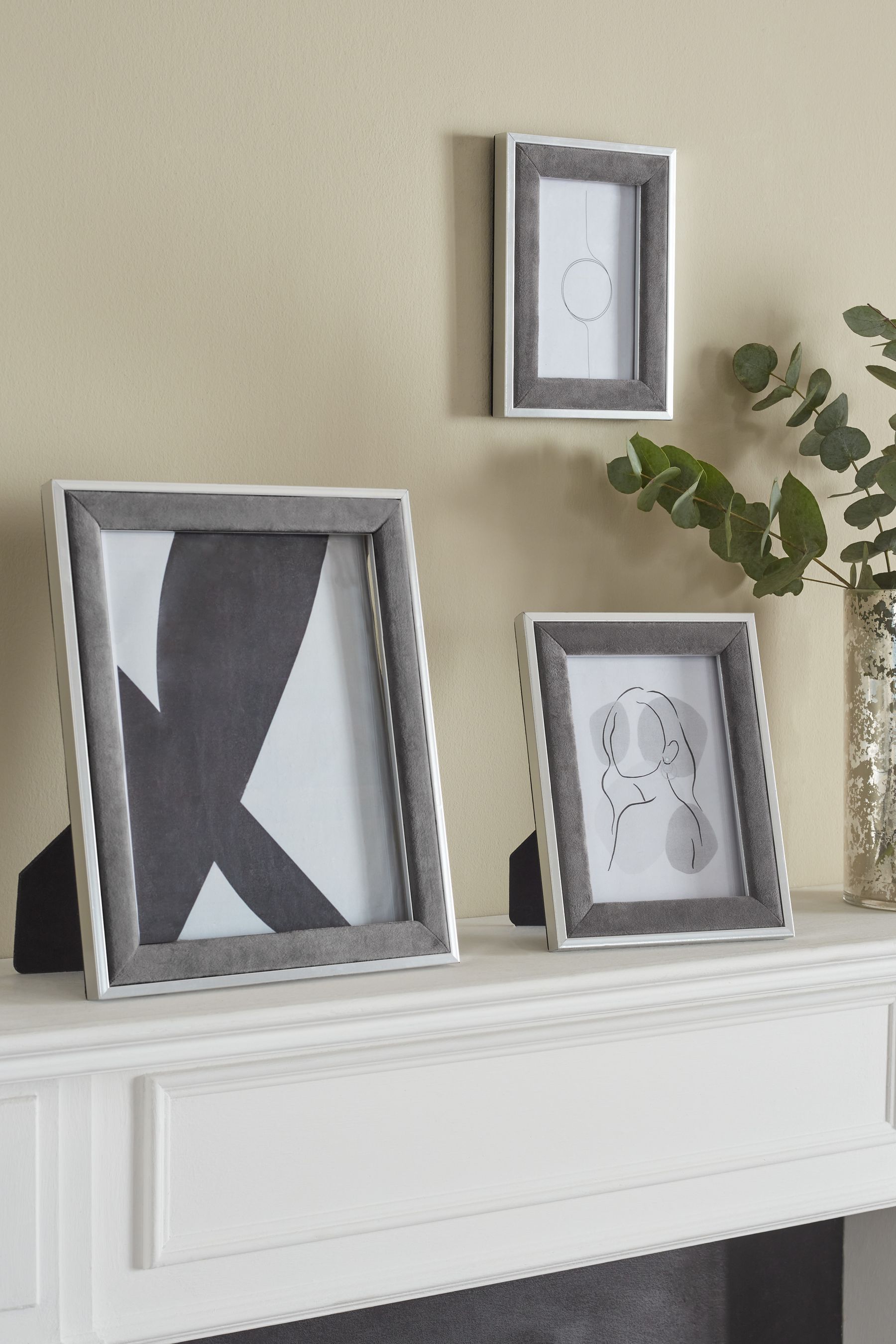 Grey shop photo frames