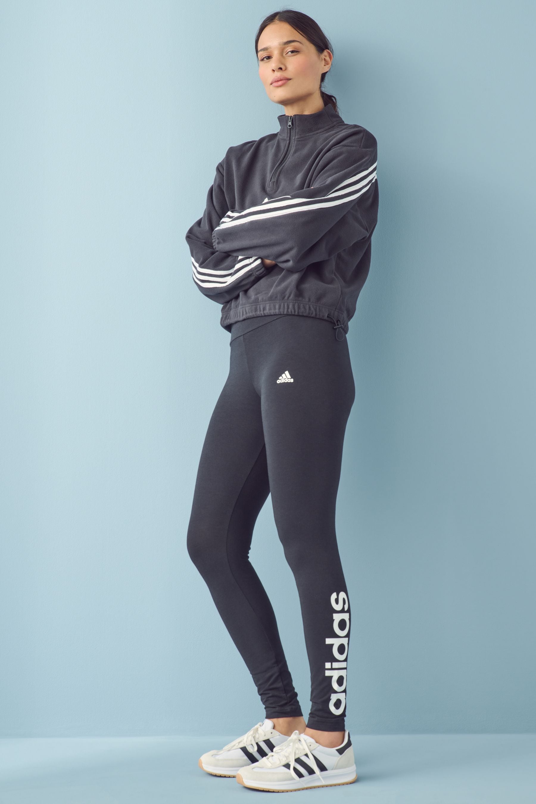 Adidas essentials linear tight hotsell