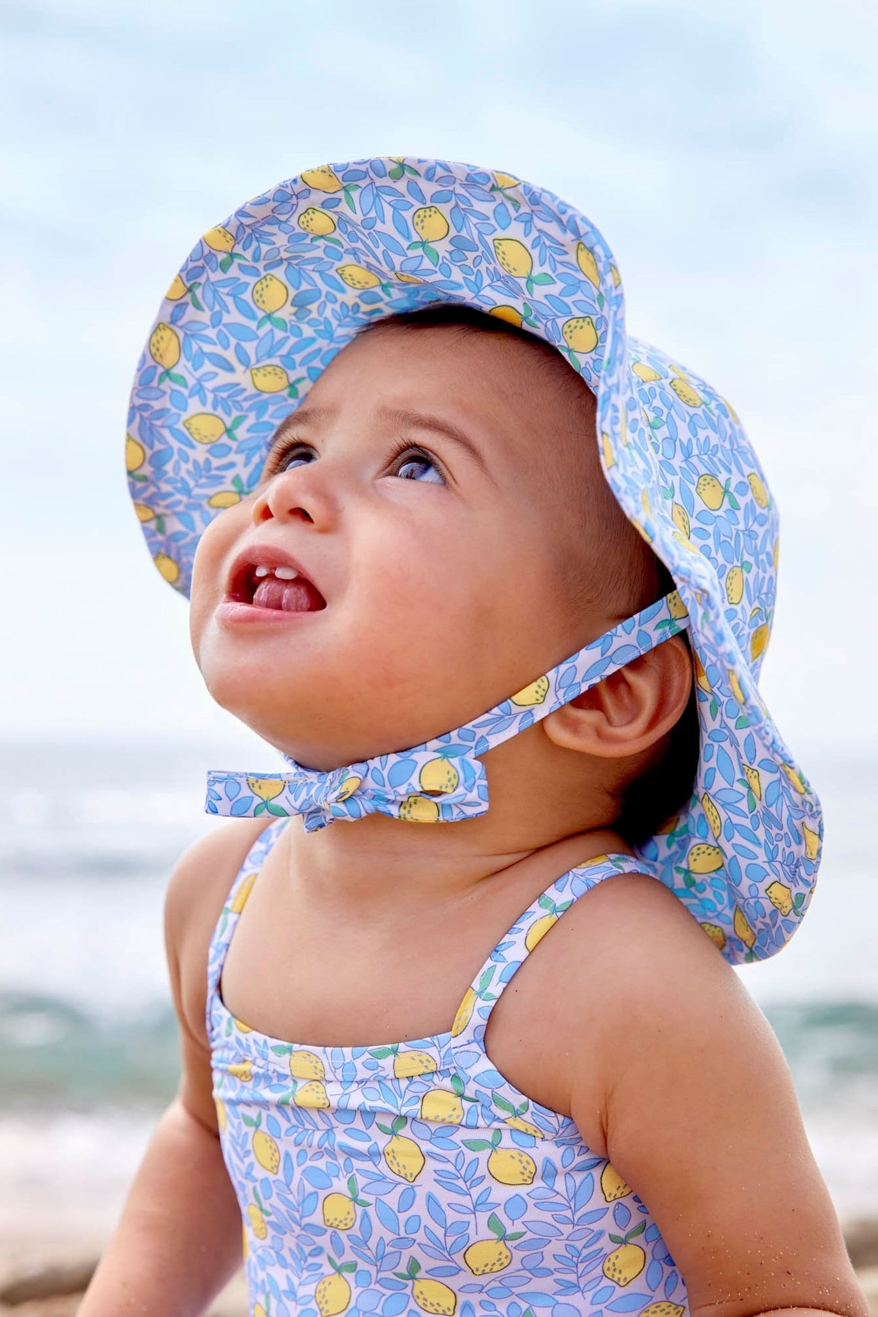 Baby girl floppy sun hat top