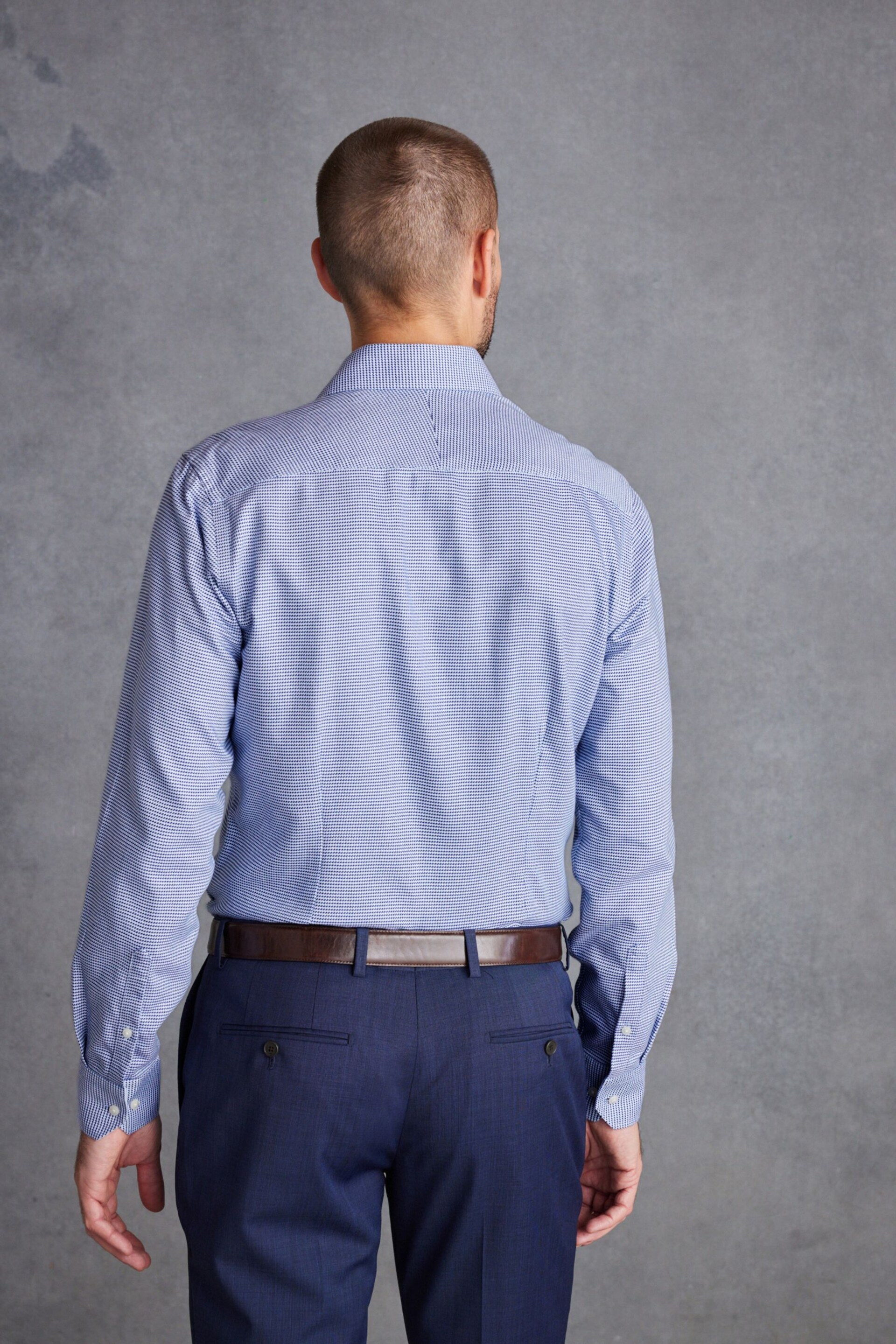 Blue Textured Slim Fit Signature Super Non Iron Single Cuff Shirt with Cutaway Collar - Image 4 of 6