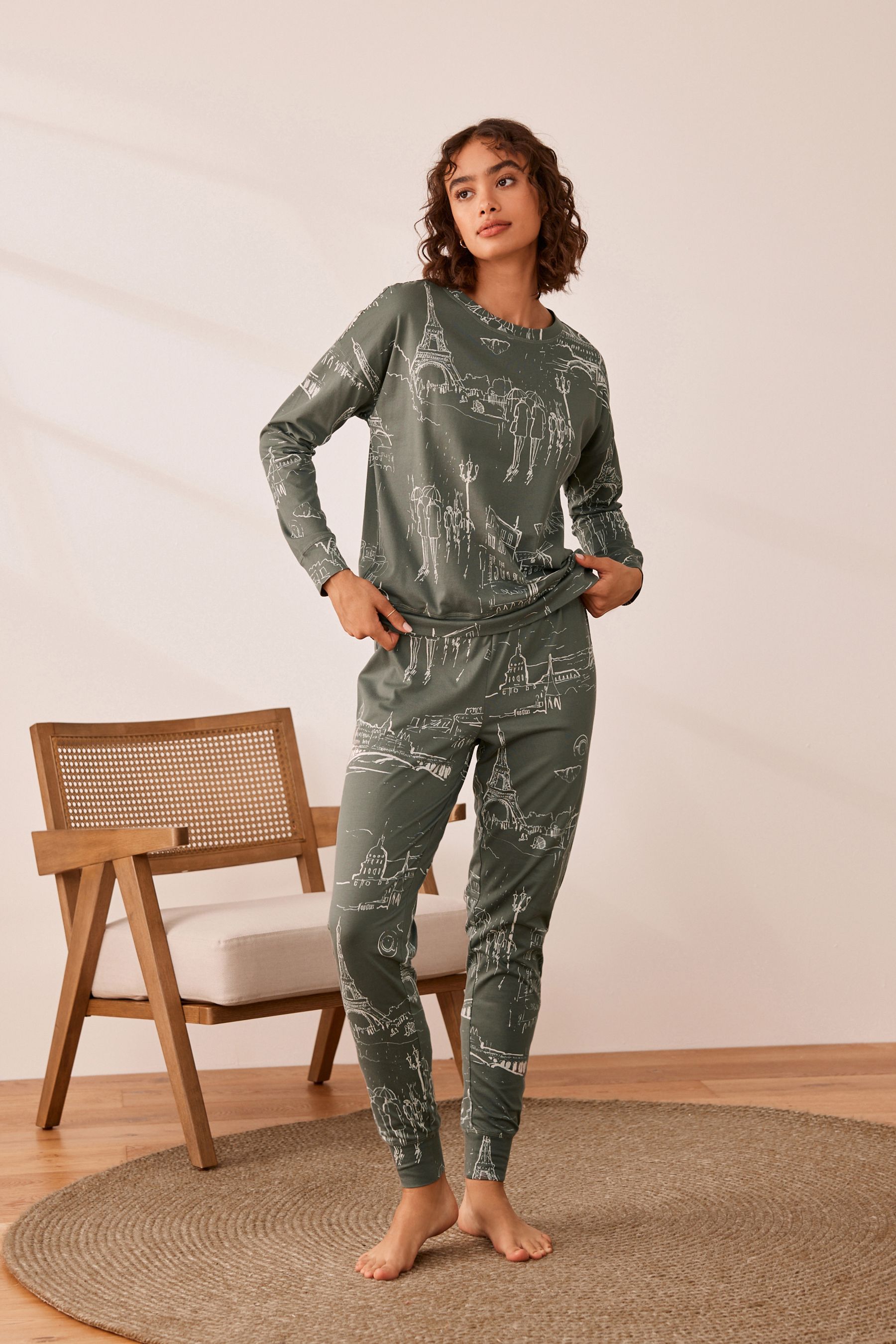 Eiffel top tower pajamas