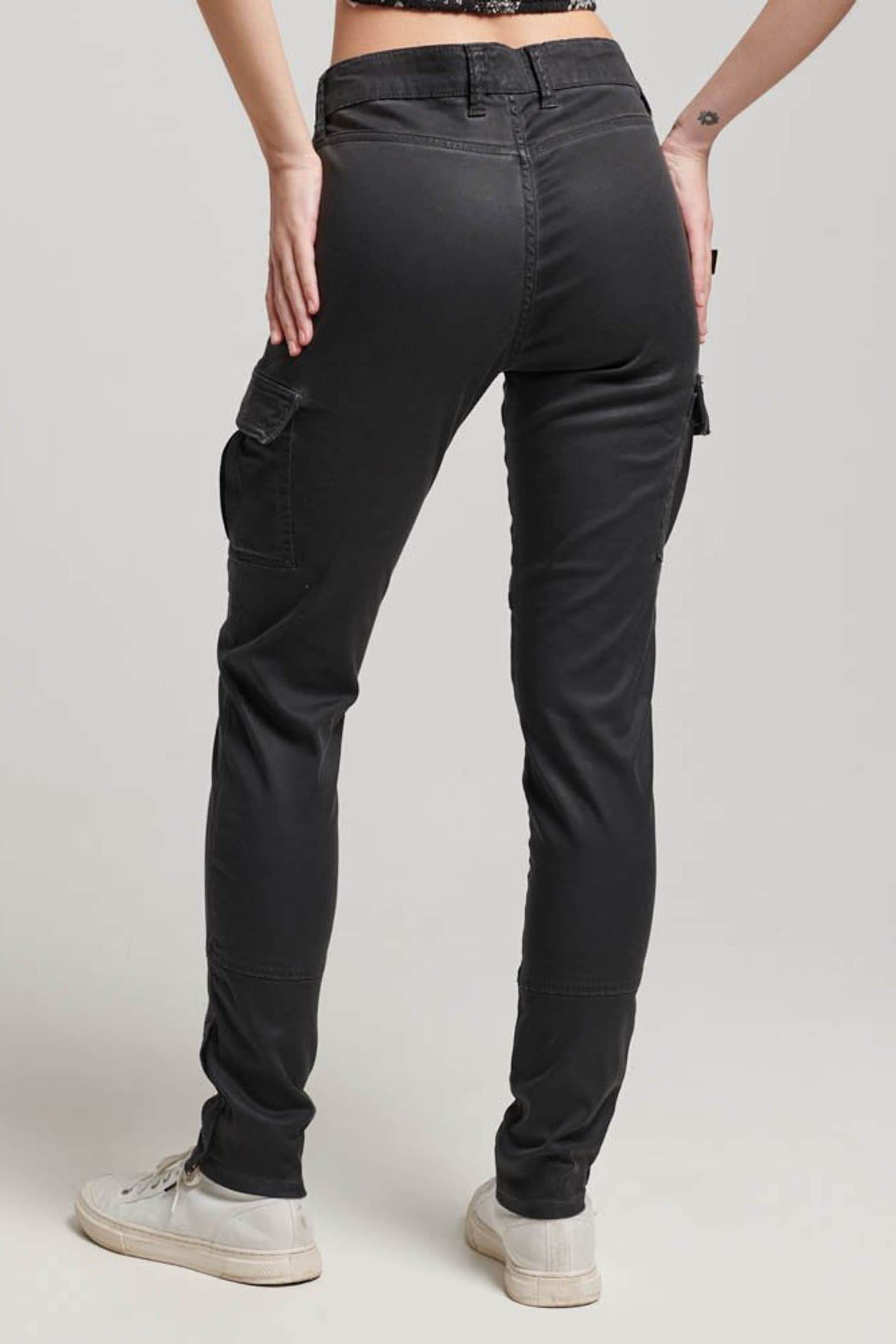 Skinny fit cargo discount jeans