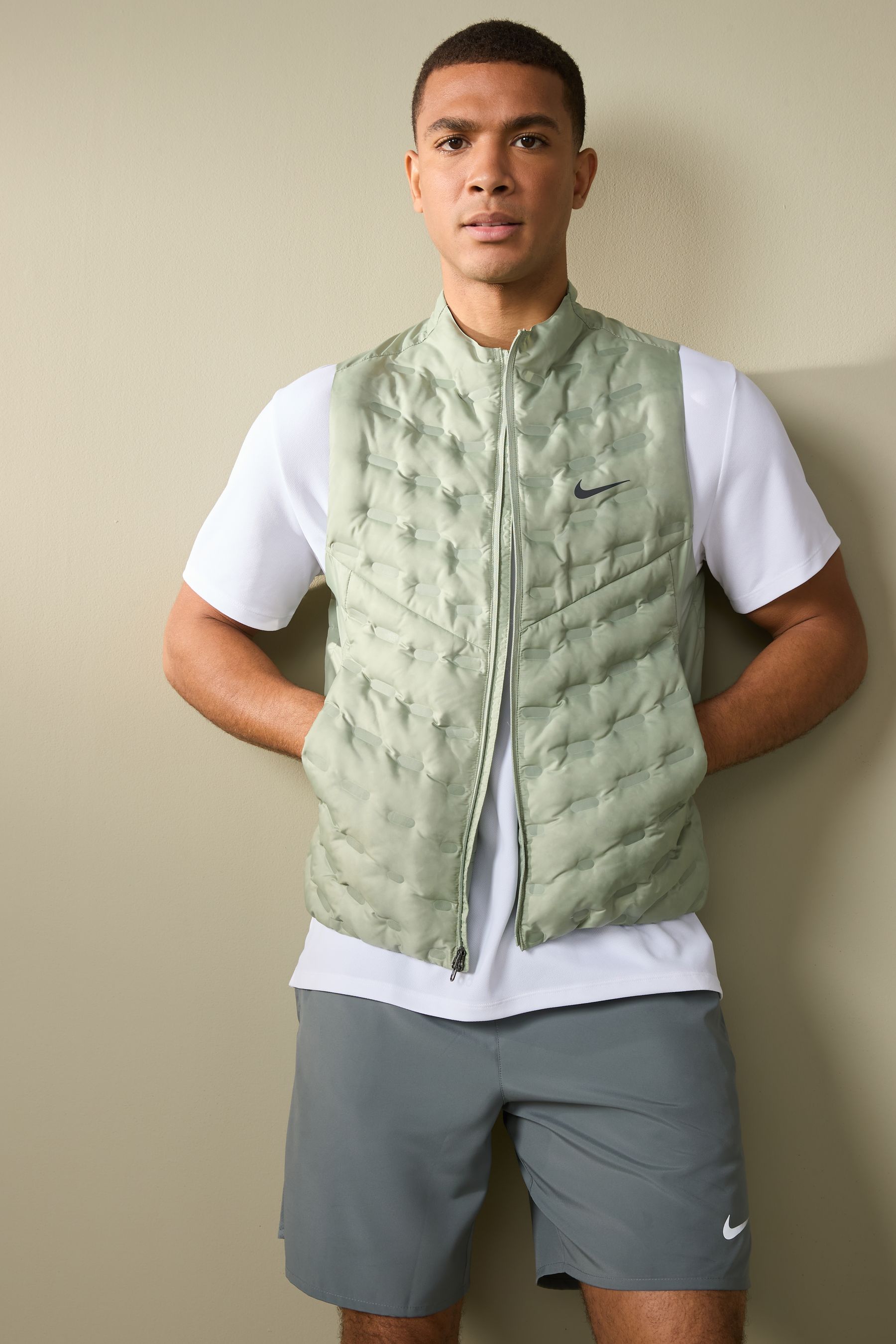 Nike aeroloft running top shop