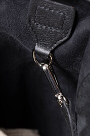 Lakeland Leather Black Tarn Leather Bucket Bag - Image 4 of 8