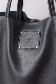 Lakeland Leather Black Tarn Leather Bucket Bag - Image 5 of 8