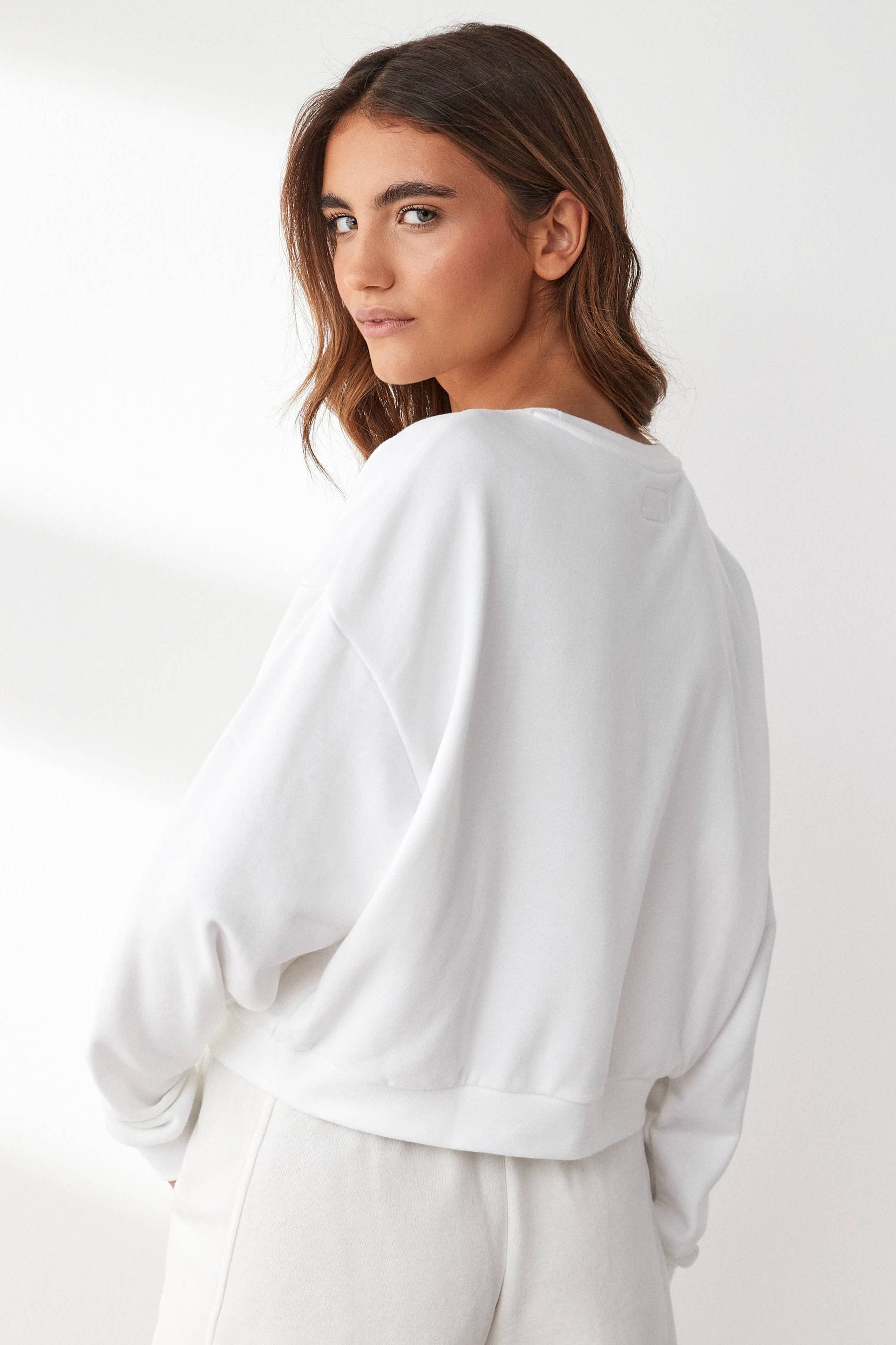 Converse white sweatshirt store