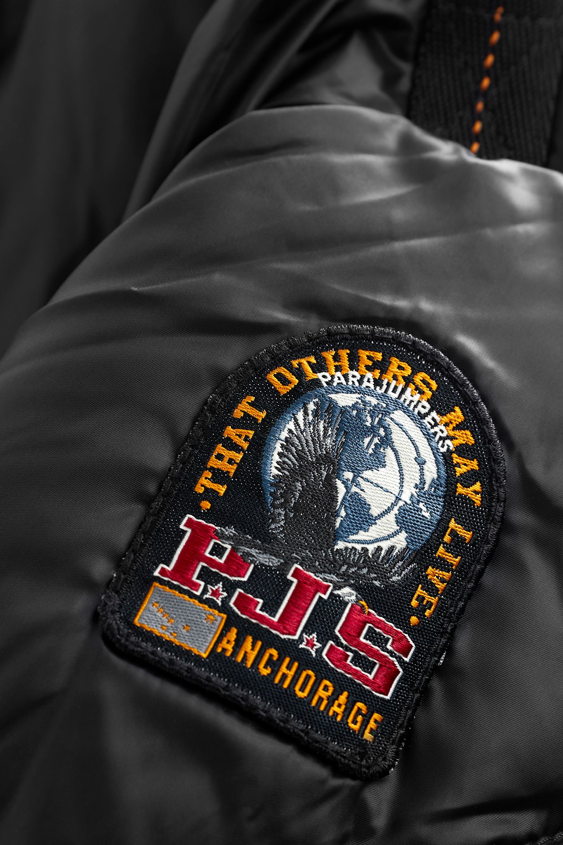 Fake parajumper jacket store