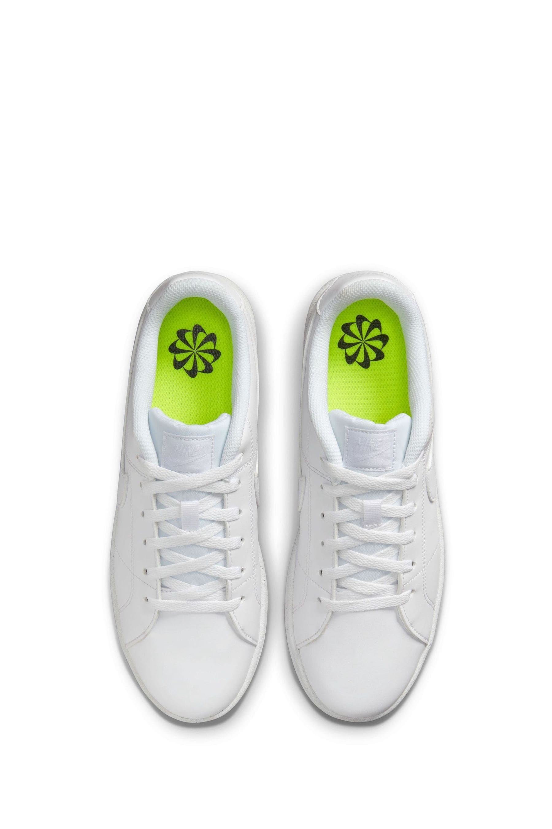 Nike court royale vs stan smith store