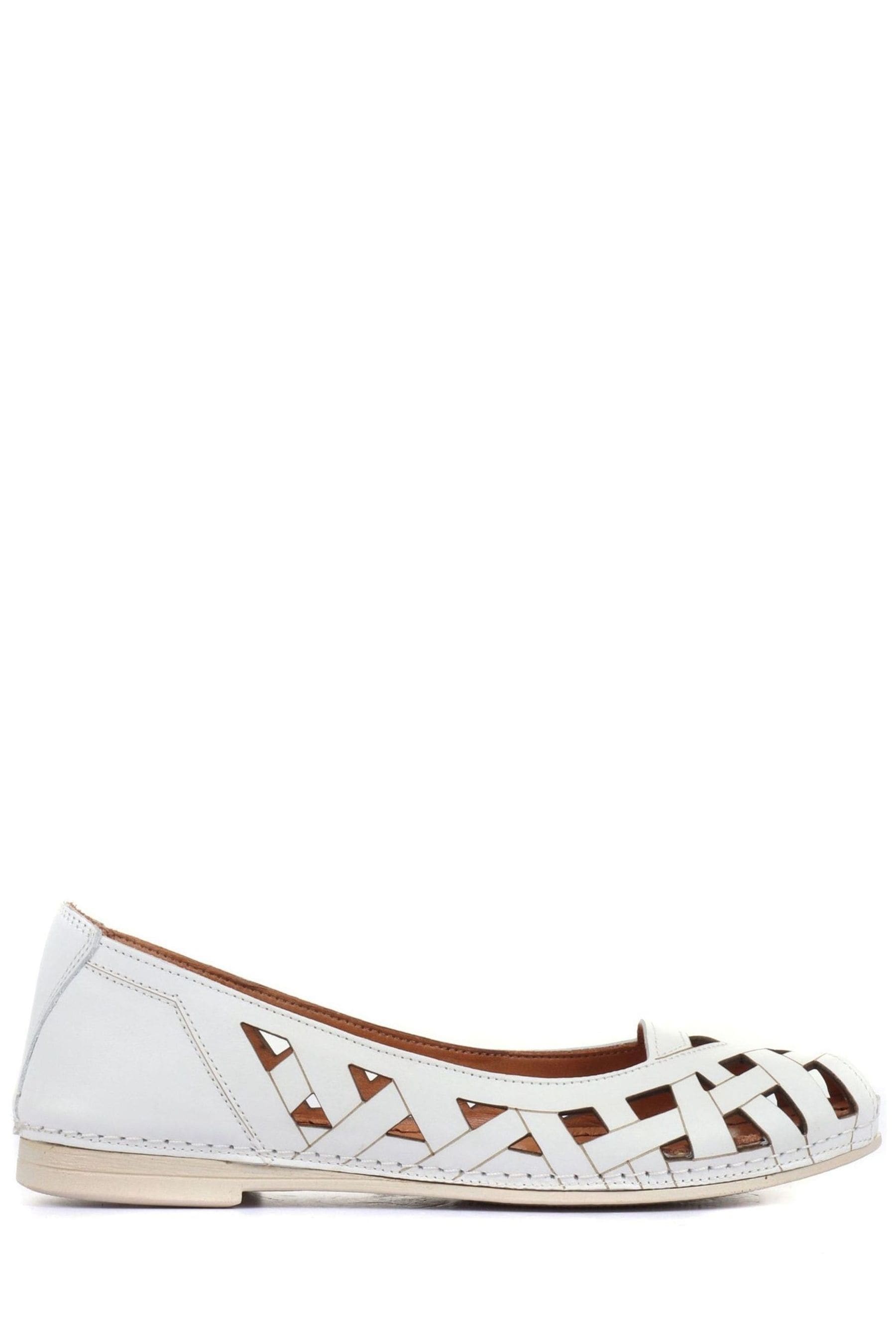 Ladies white shop leather pumps