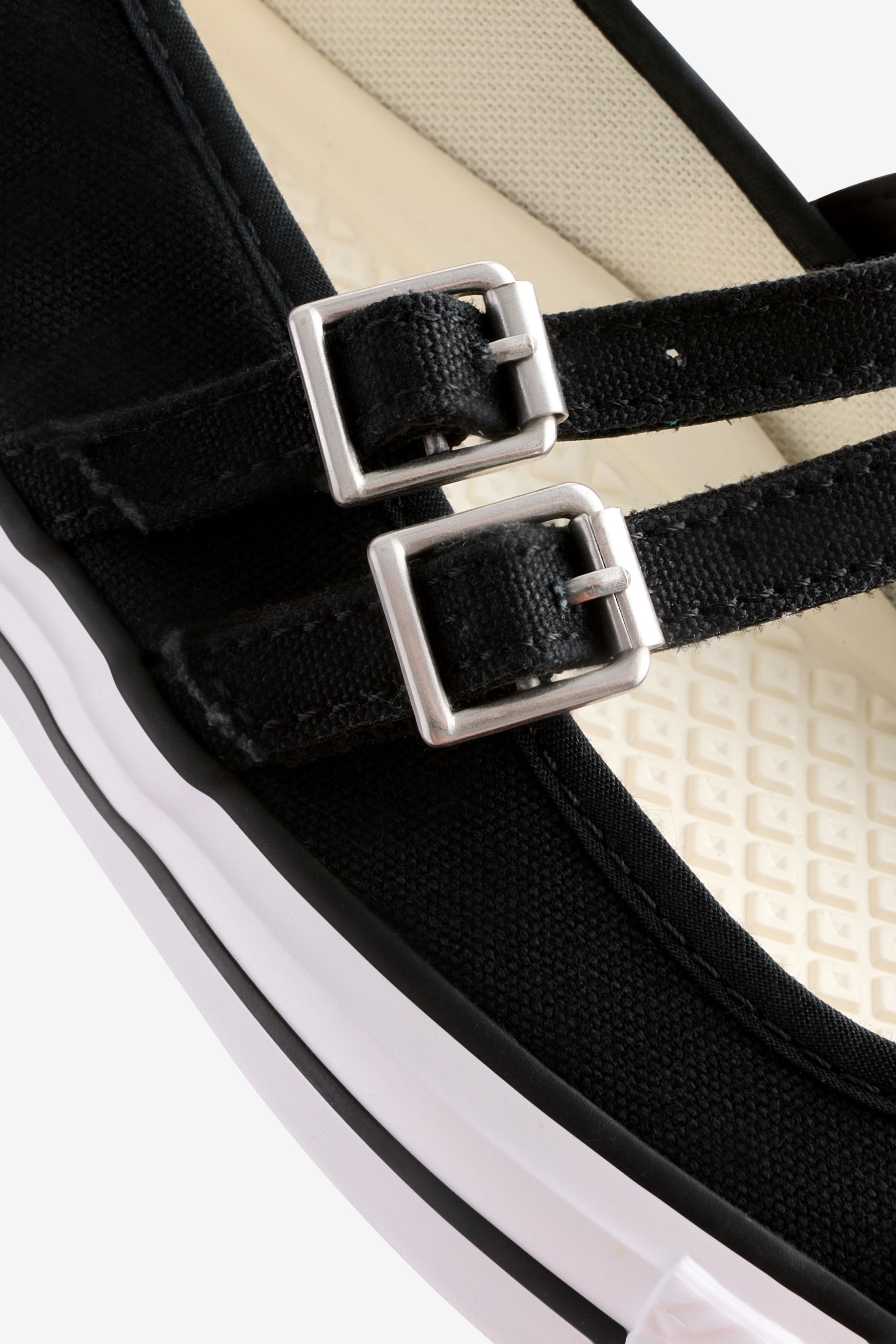 Converse chuck taylor all star leather buckle low top top