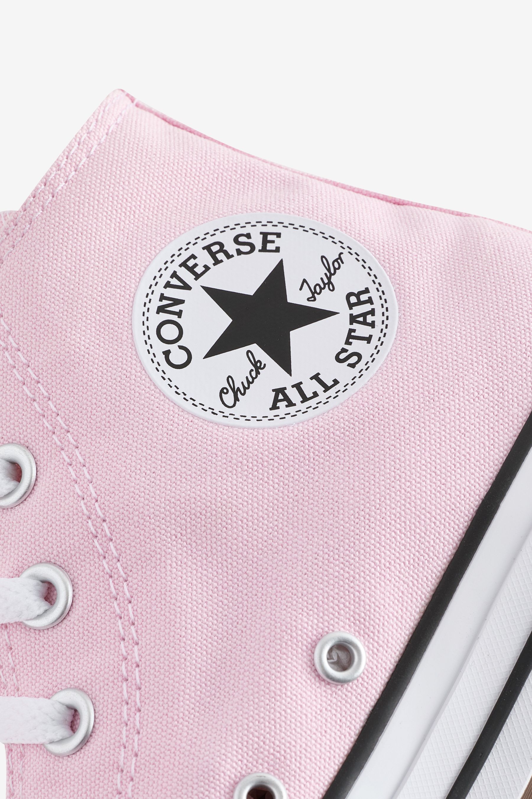 Light pink chuck taylors outlet