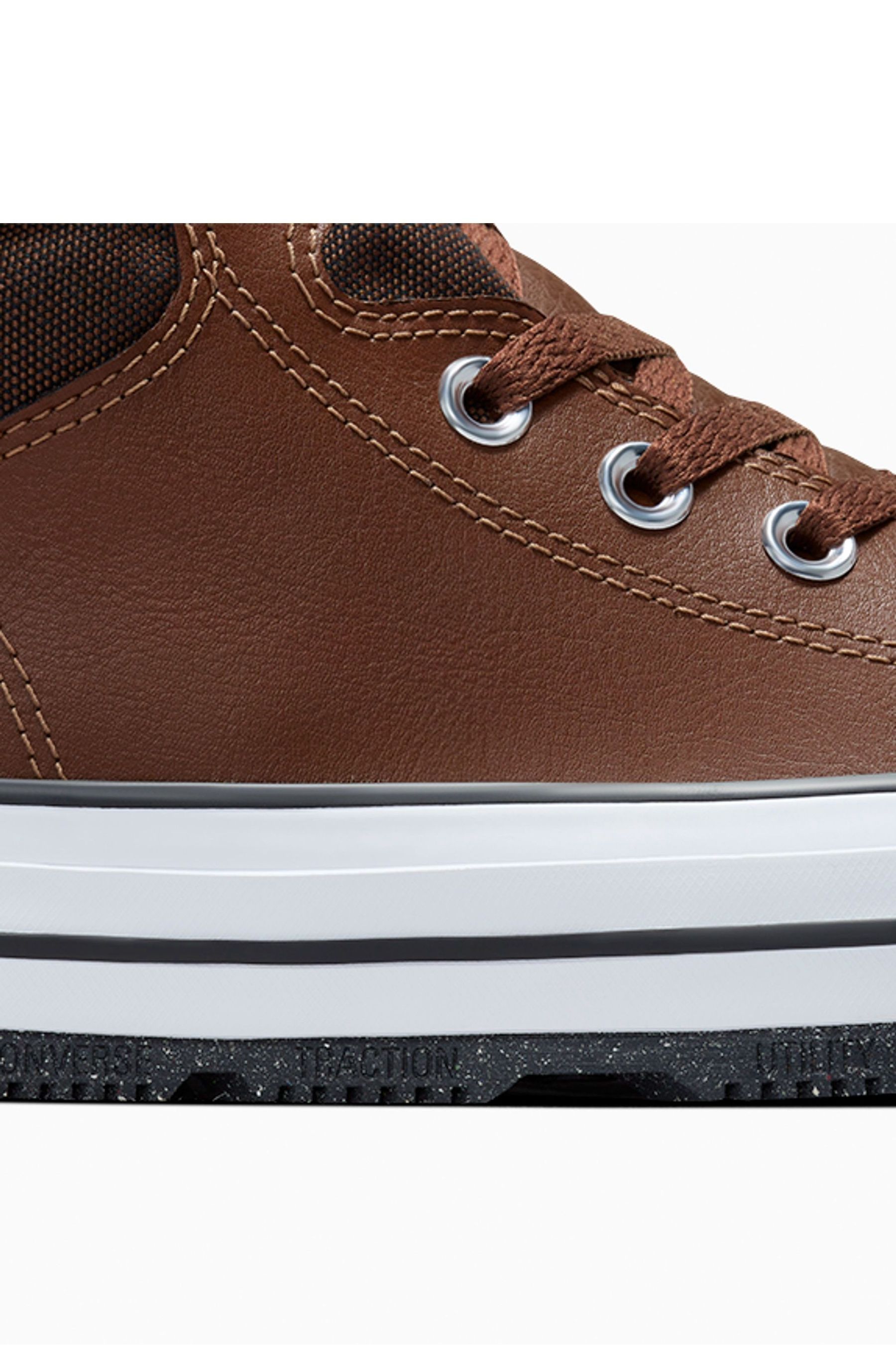 Brown leather converse 9 store
