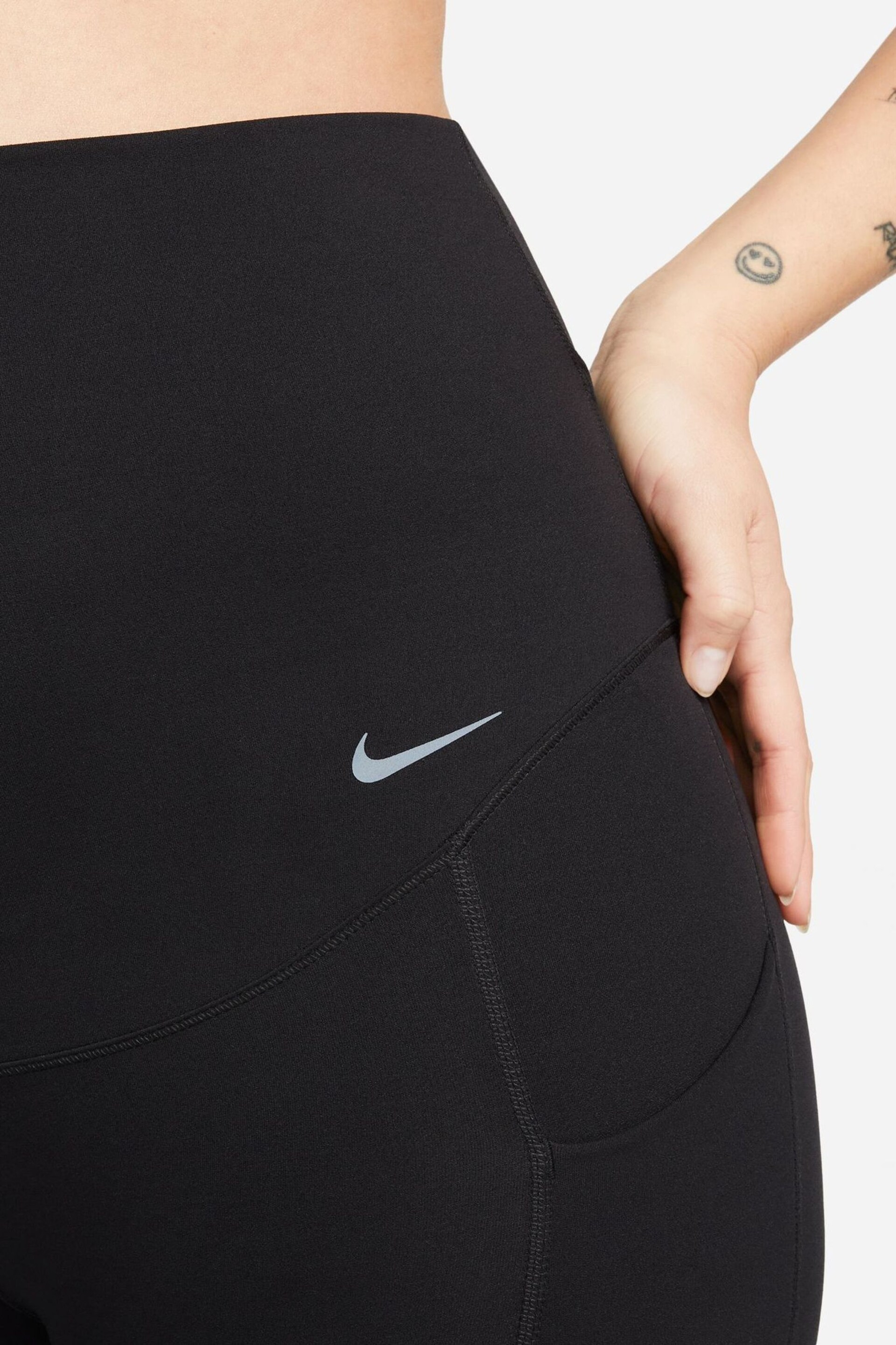 Nike Black Maternity Zenvy High Waisted 7/8 Leggings with Pockets - Image 5 of 9