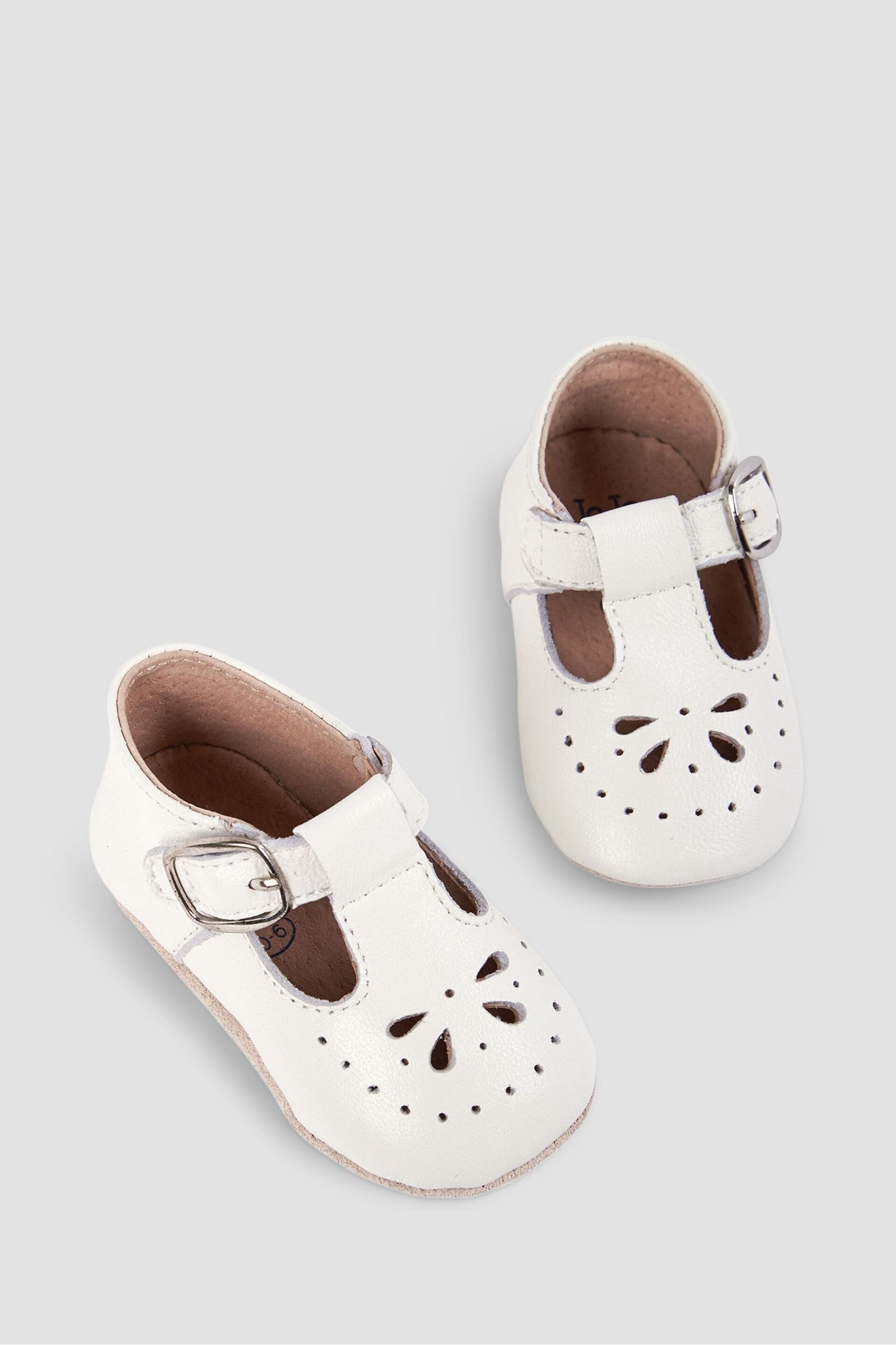 JoJo Maman Bébé White Classic Leather Pre-Walker Shoes - Image 3 of 3