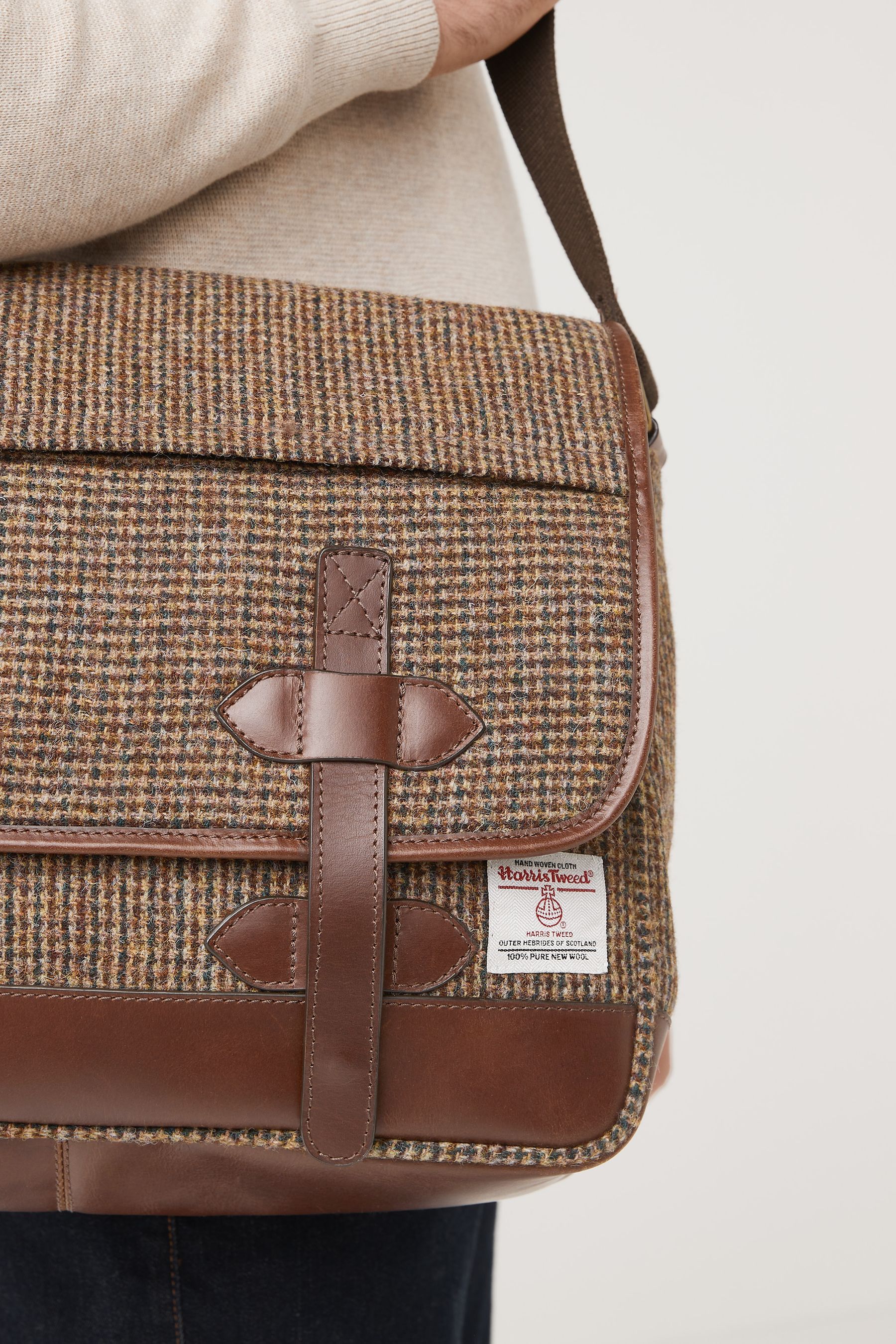 Harris tweed messenger bag discount