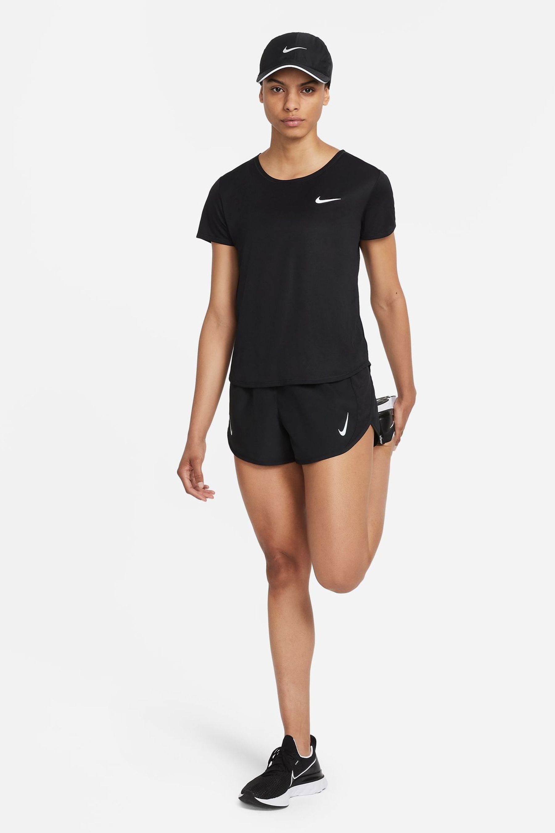 Nike women's dry tempo running shorts black top