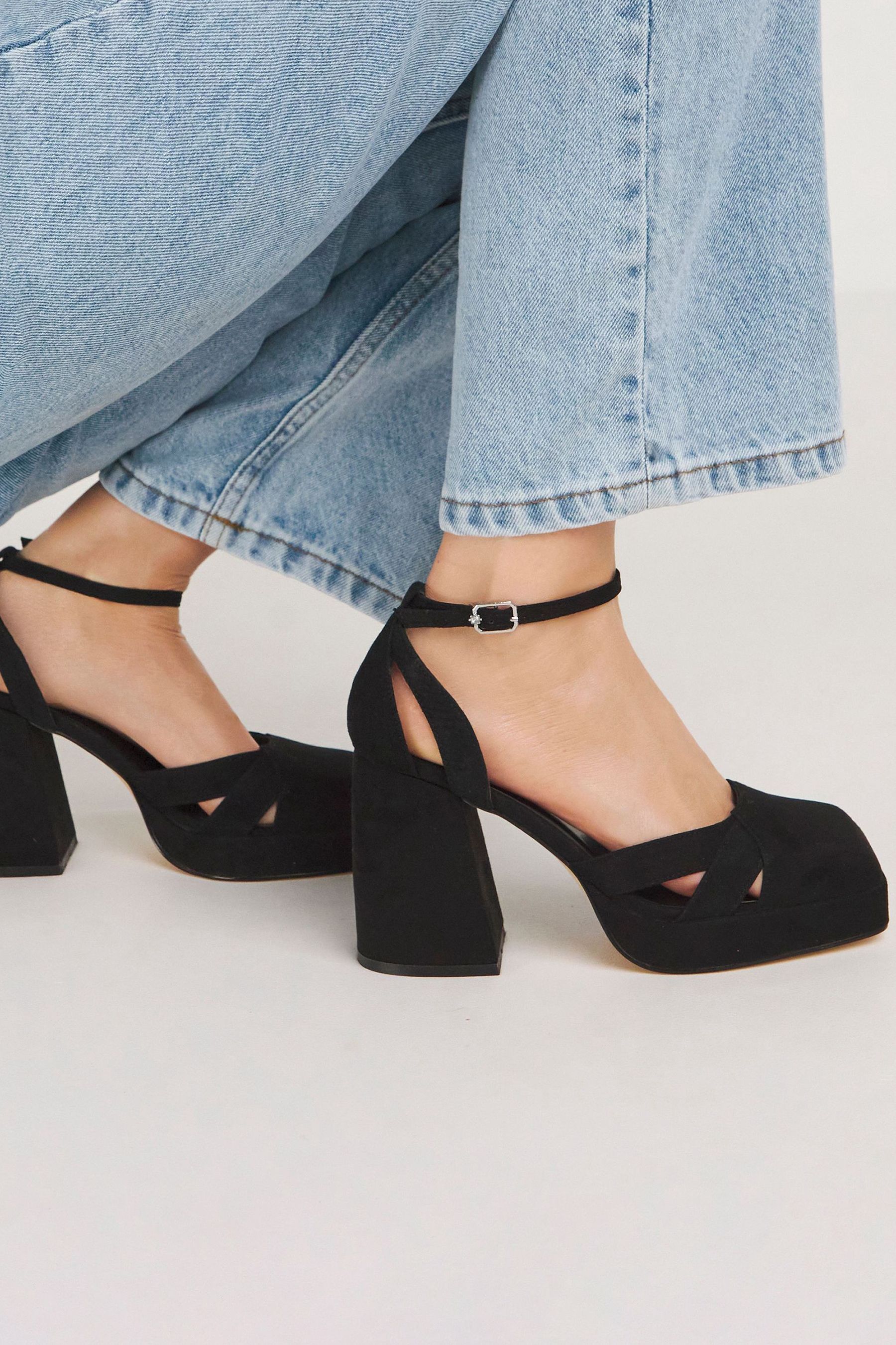 Simply be shoes store