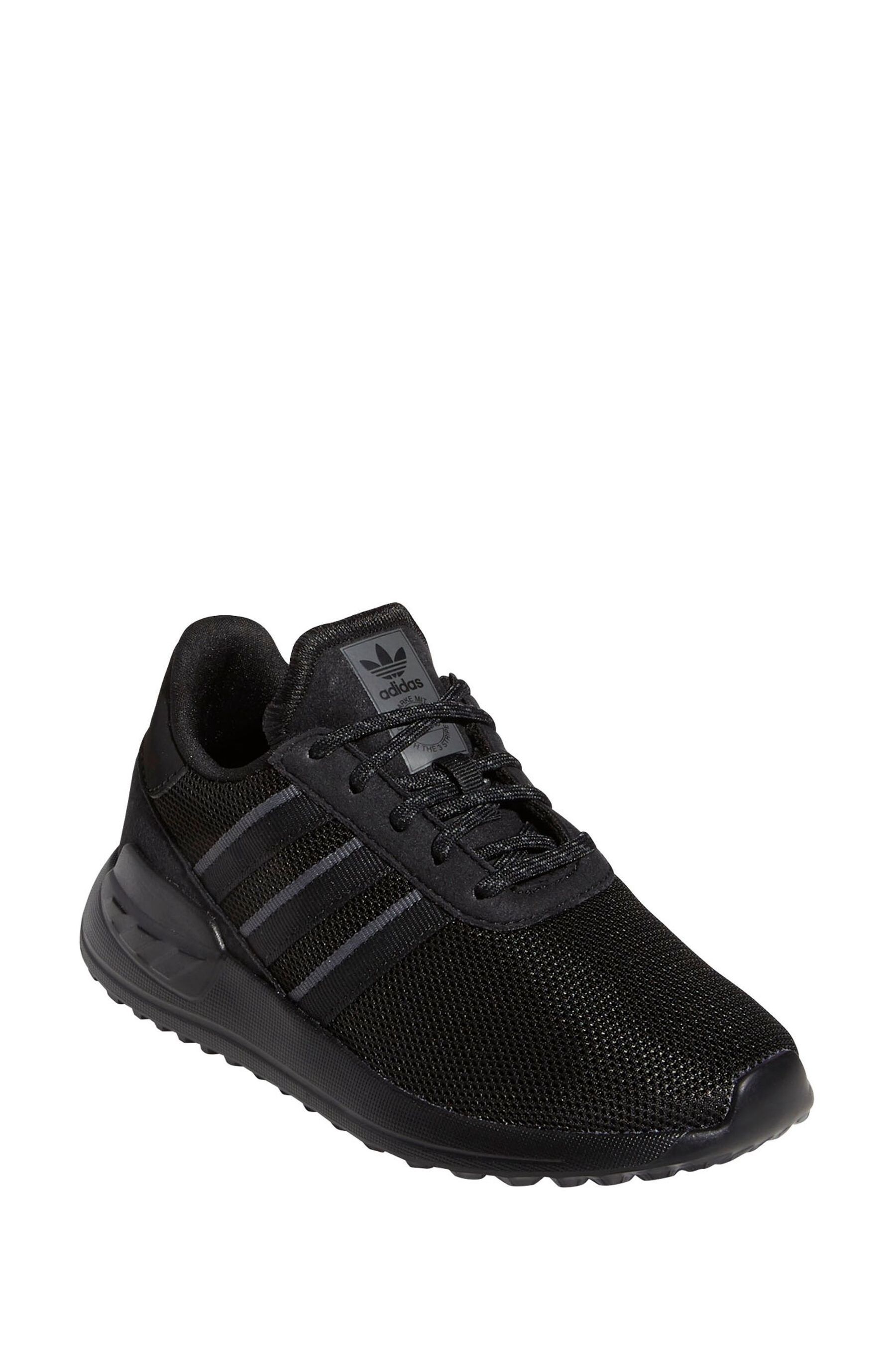 La trainer black new arrivals