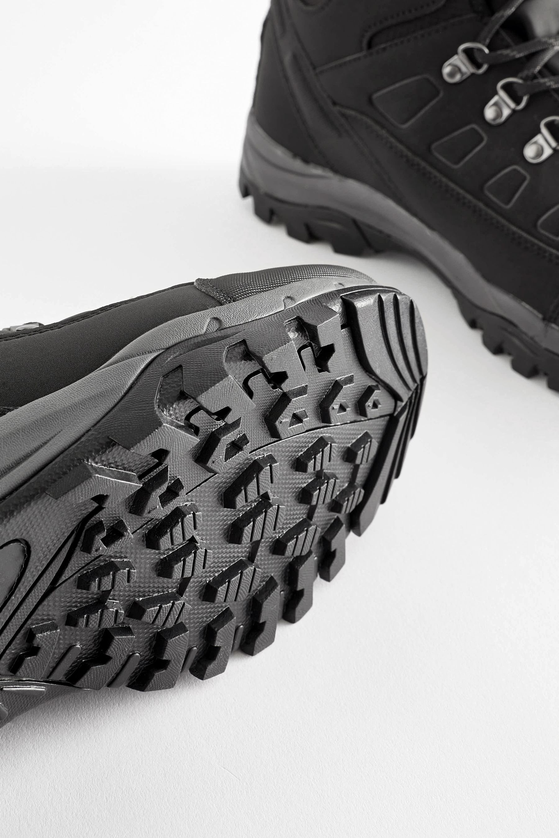 Black waterproof walking shoes store