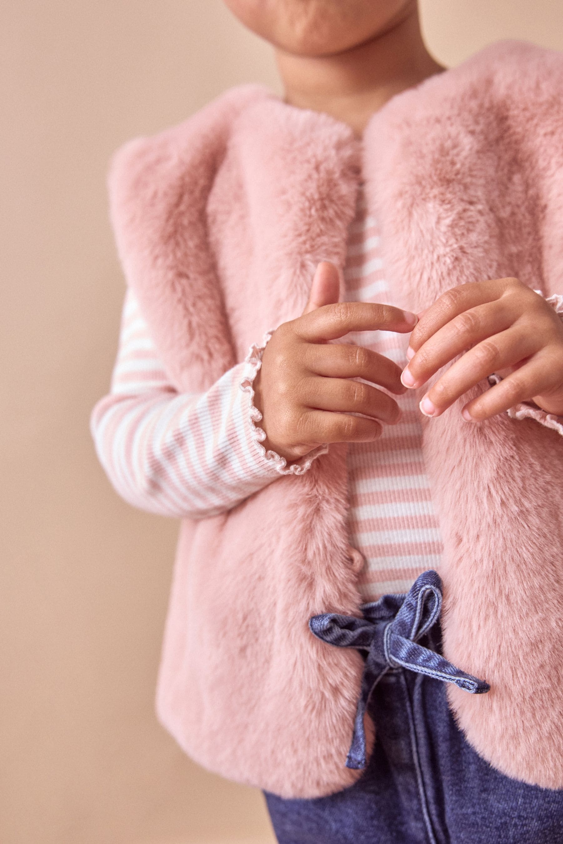 Girls fluffy gillet 2025