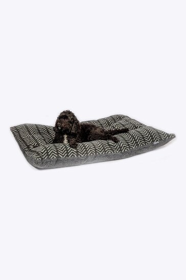 Danish Designs Charcoal Fleece Arrows Deep Duvet Dog Bed