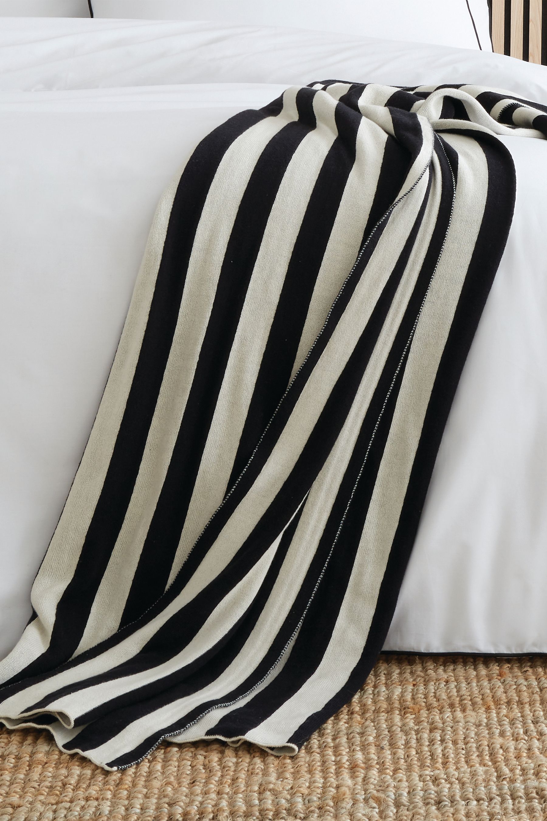 Knitted black throw 2025