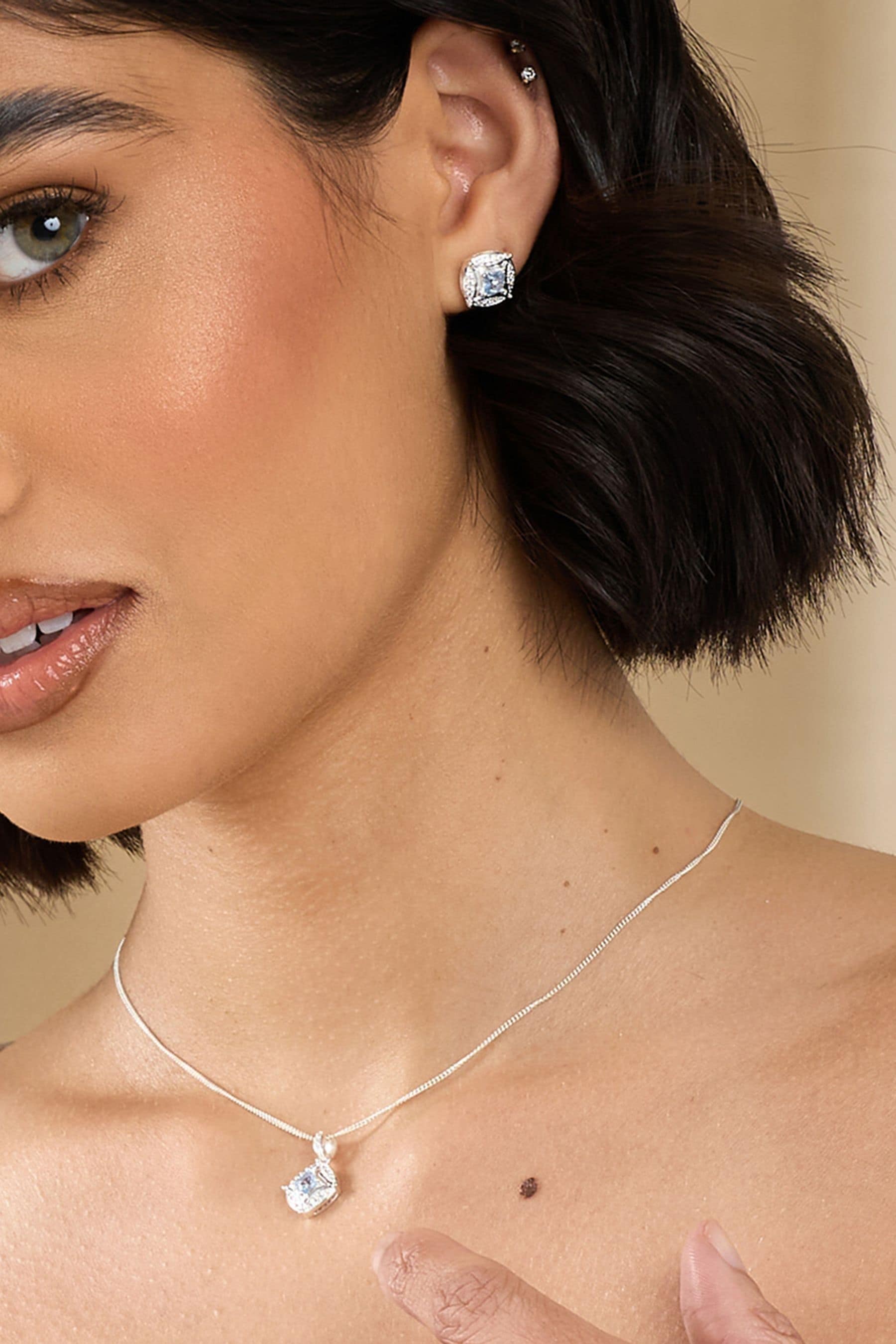 Simply on sale silver necklace