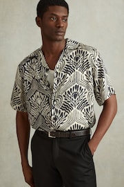 Reiss White/Black Levesi Abstract Print Cuban Collar Shirt - Image 3 of 5