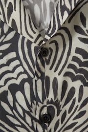 Reiss White/Black Levesi Abstract Print Cuban Collar Shirt - Image 5 of 5