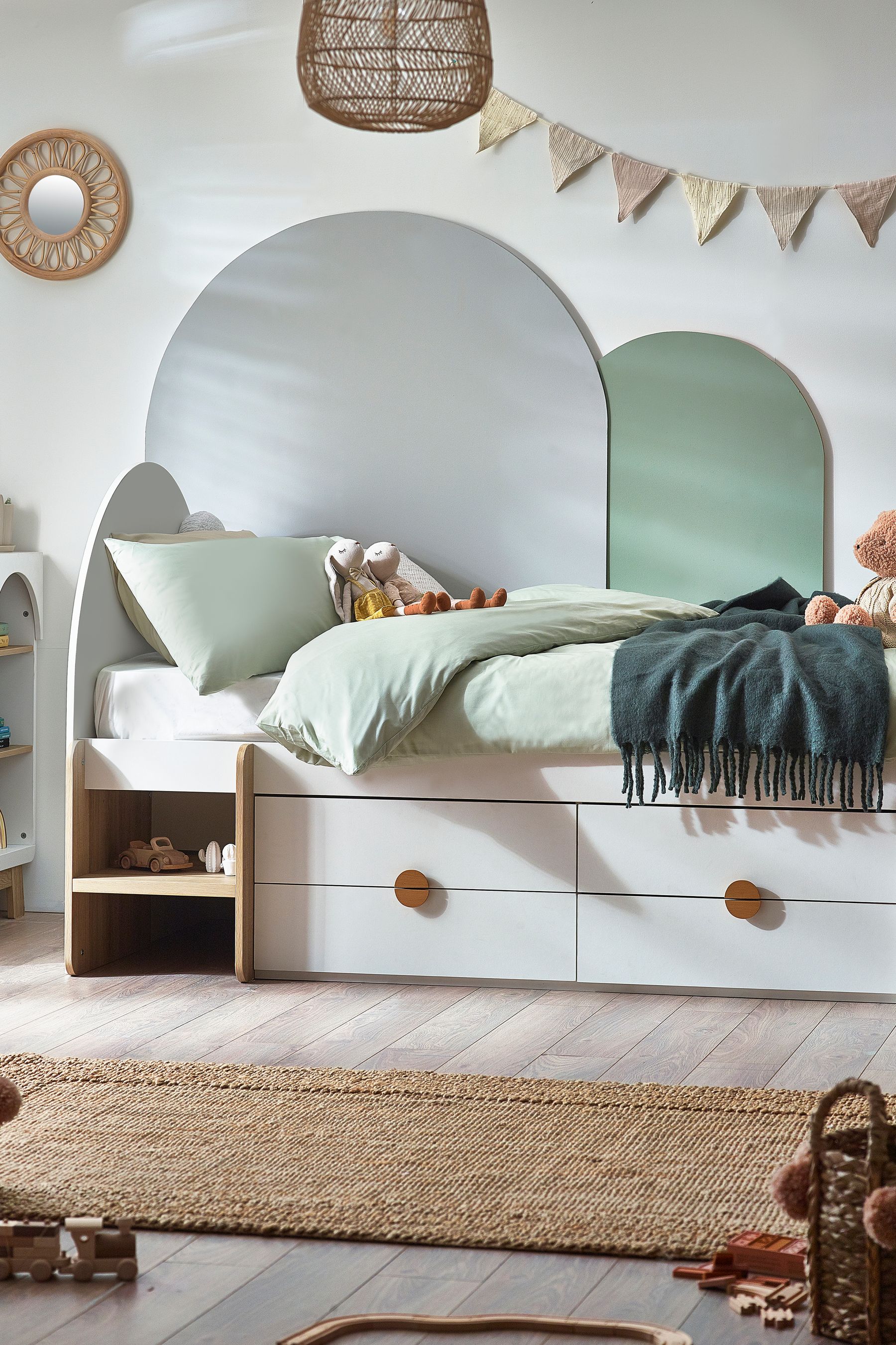 Junior cabin new arrivals bed