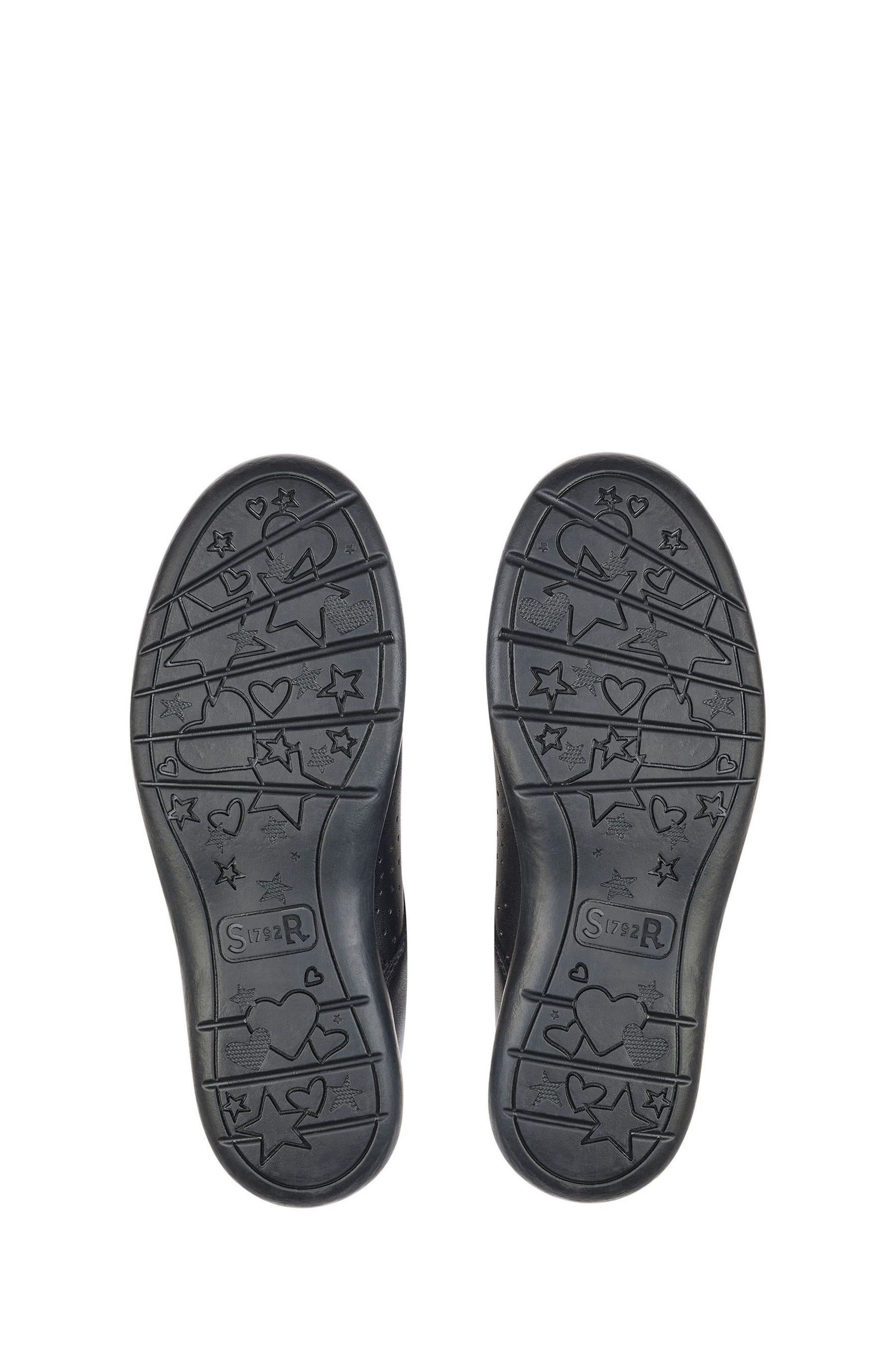 Slide on school discount shoes