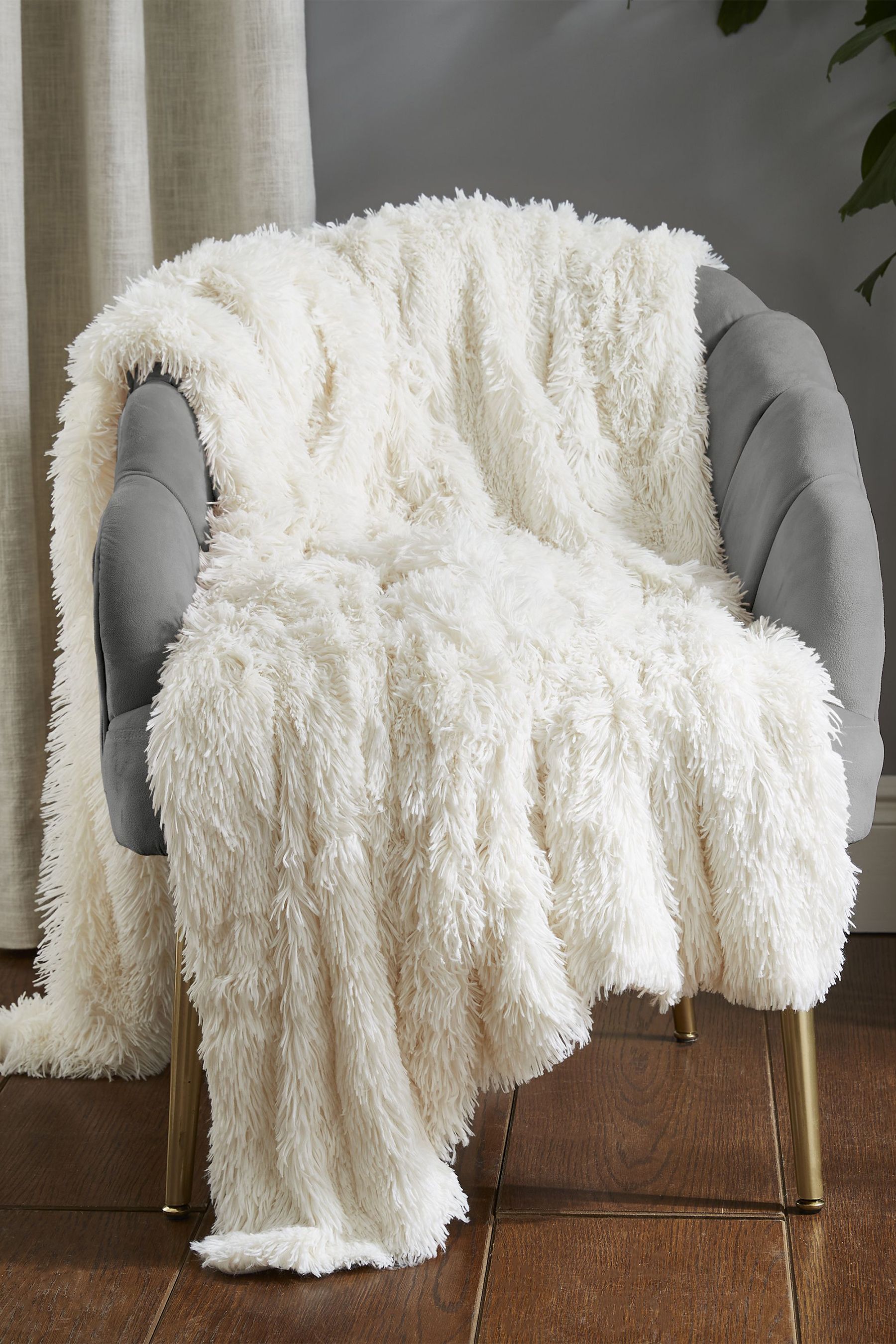Catherine Lansfield Cream So Soft Cuddly Throw