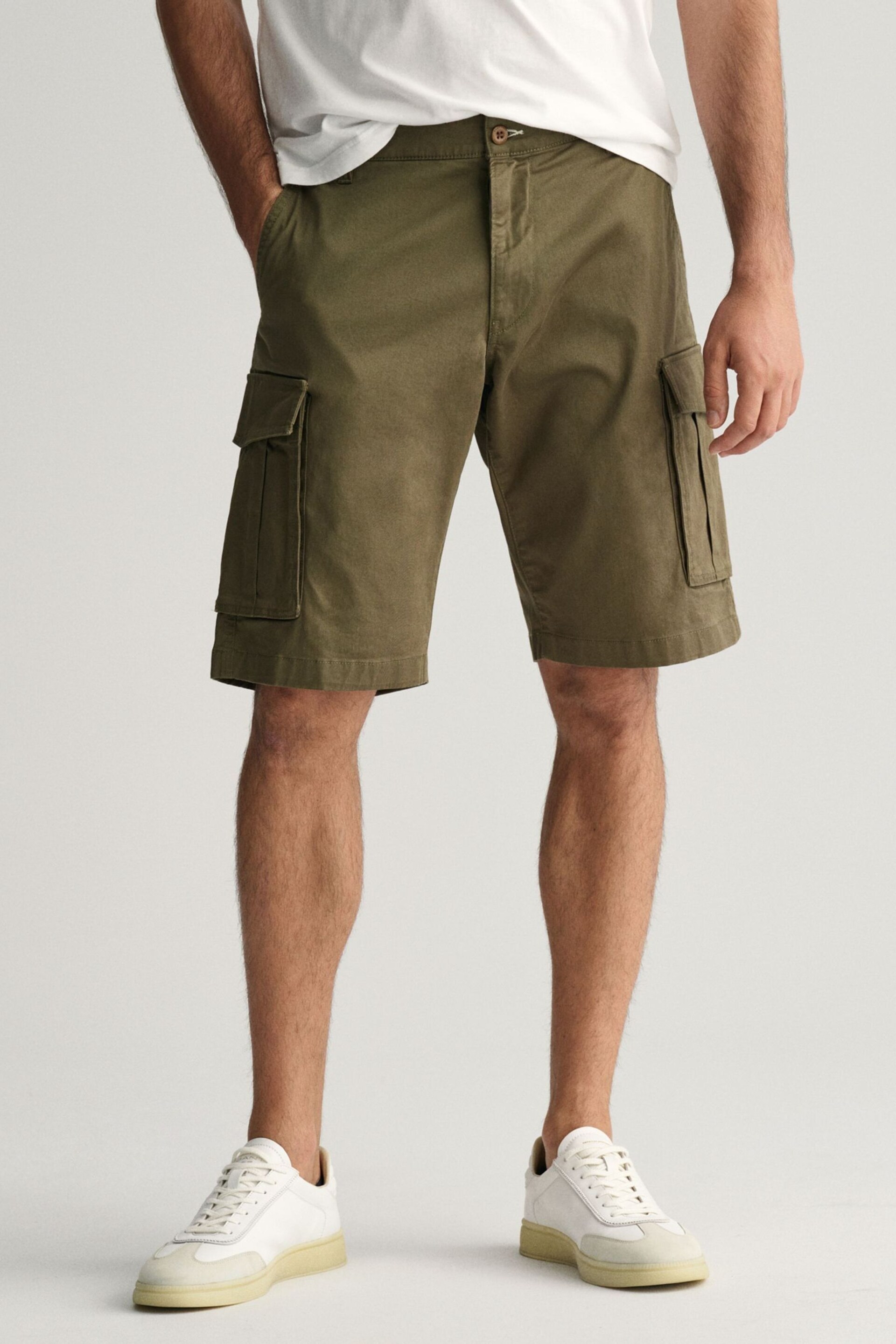 GANT Green Relaxed Twill Cargo Shorts - Image 4 of 9