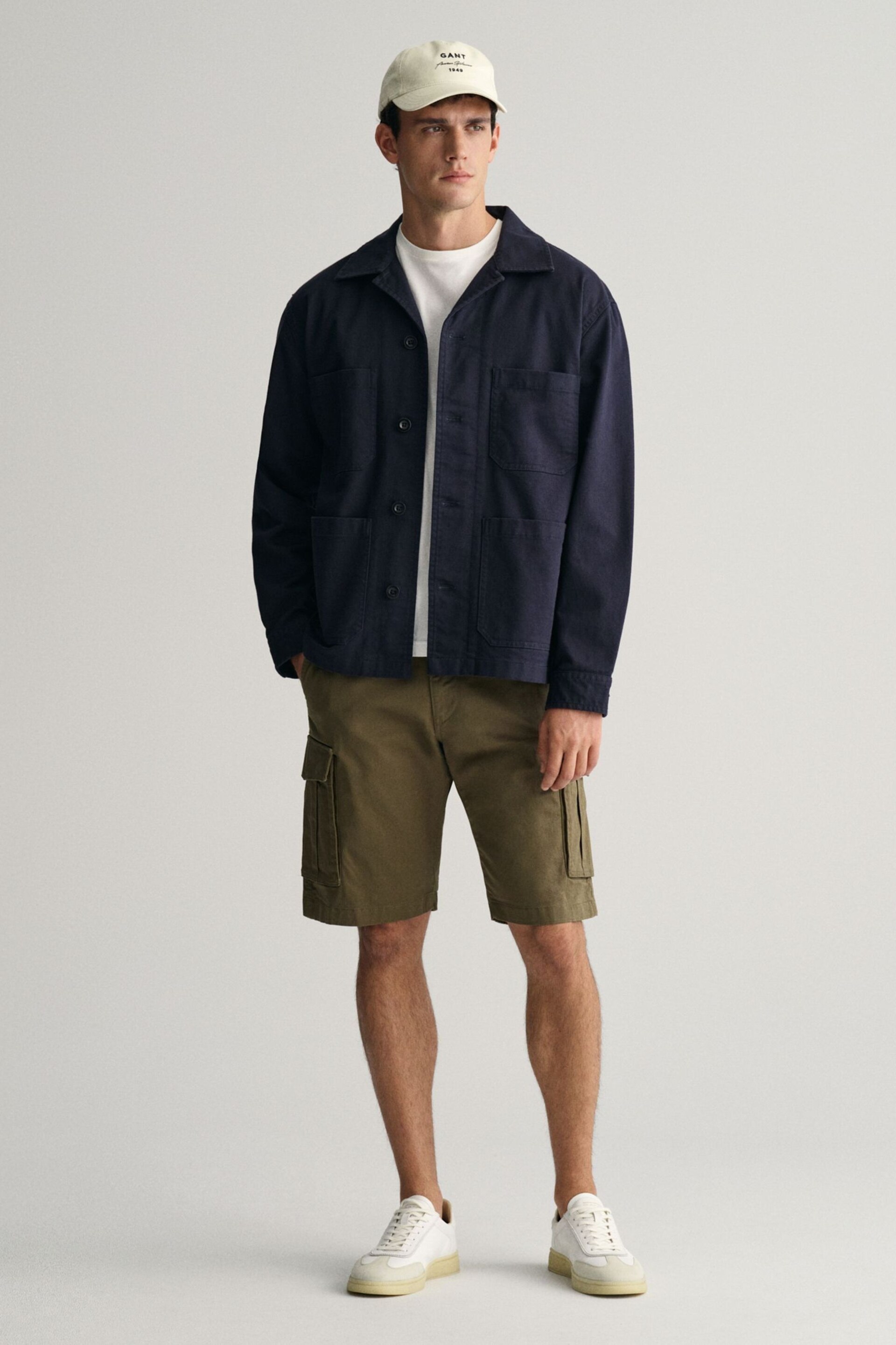 GANT Green Relaxed Twill Cargo Shorts - Image 5 of 9
