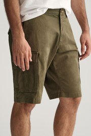 GANT Green Relaxed Twill Cargo Shorts - Image 6 of 9