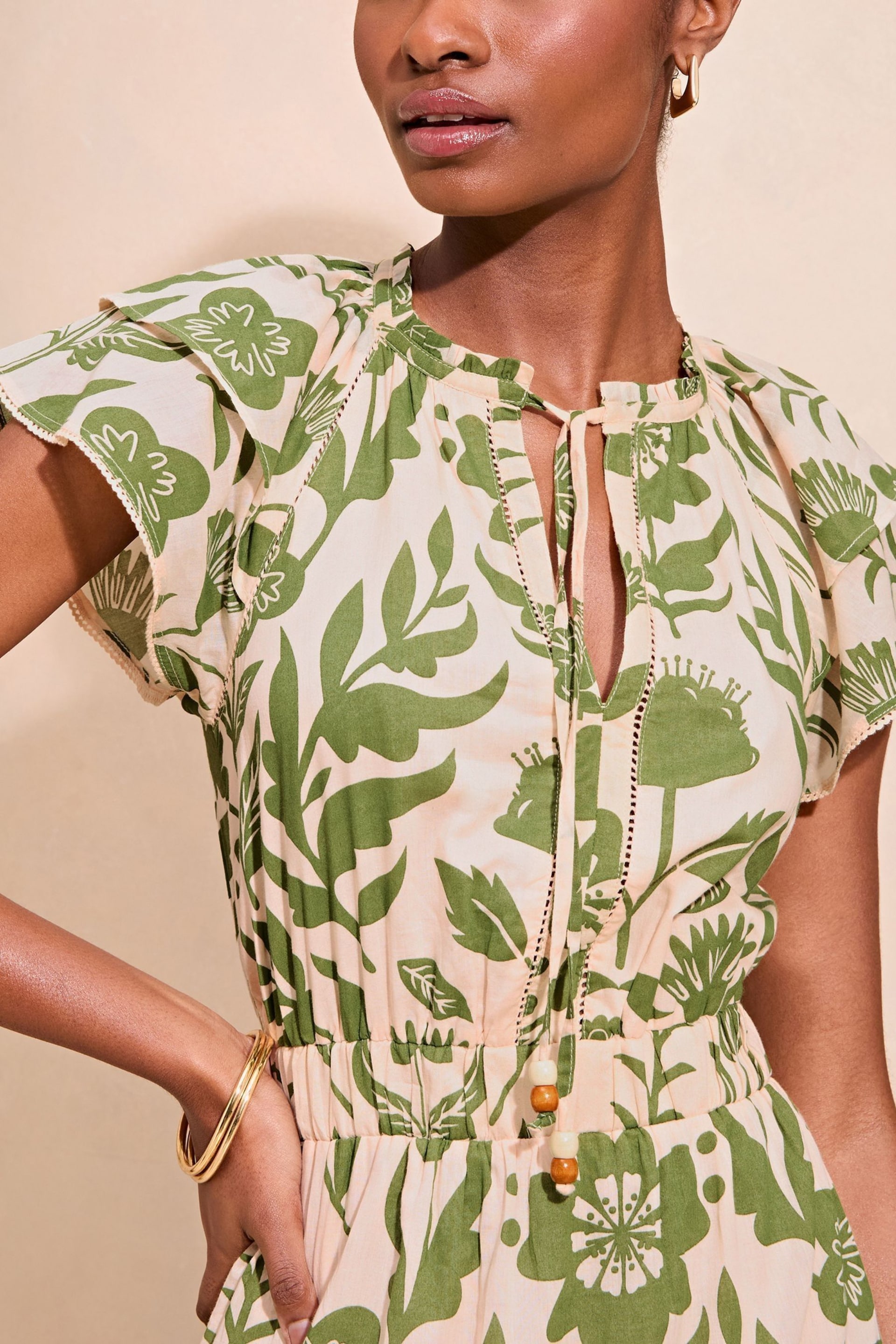 Lipsy Green Short Sleeve Tiered Printed Summer Midi Dress - Image 4 of 4